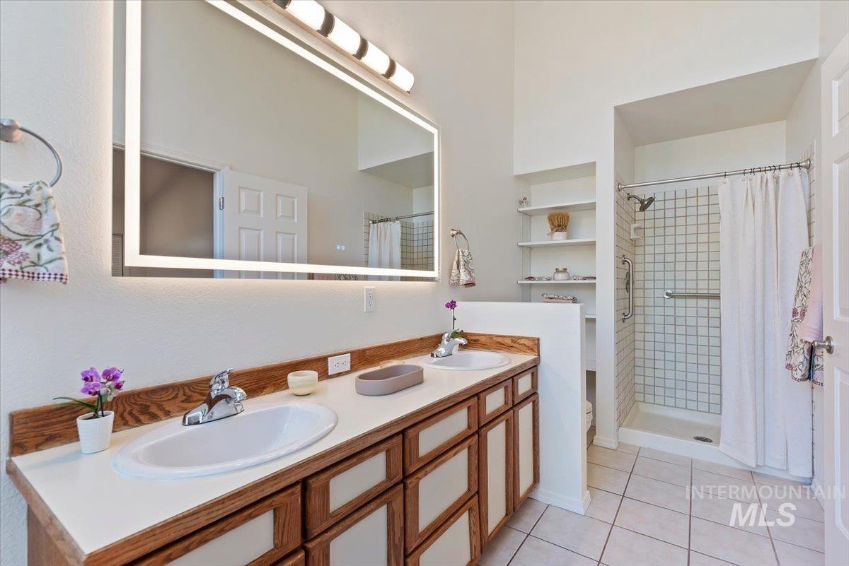 1260 E Woodvine Property Photo 39