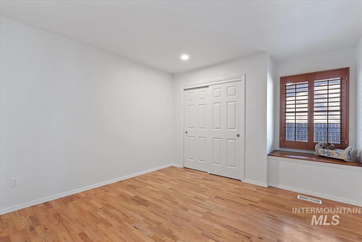 1260 E Woodvine Property Photo 43