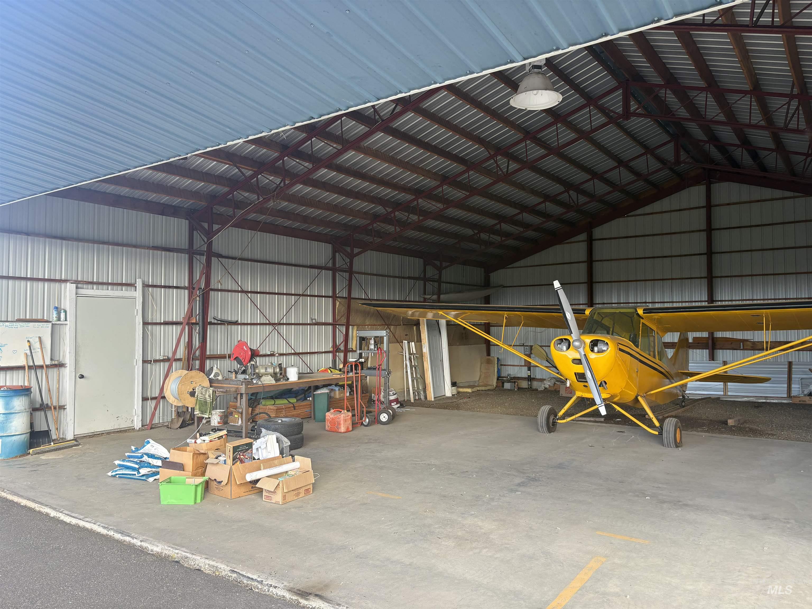 117 Airport Rd Property Photo 4