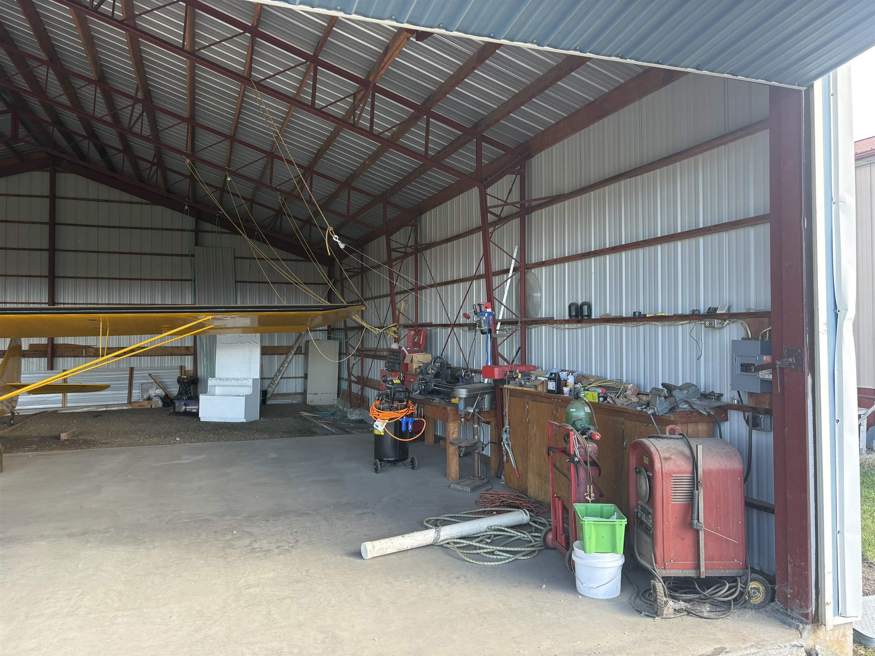 117 Airport Rd Property Photo 5