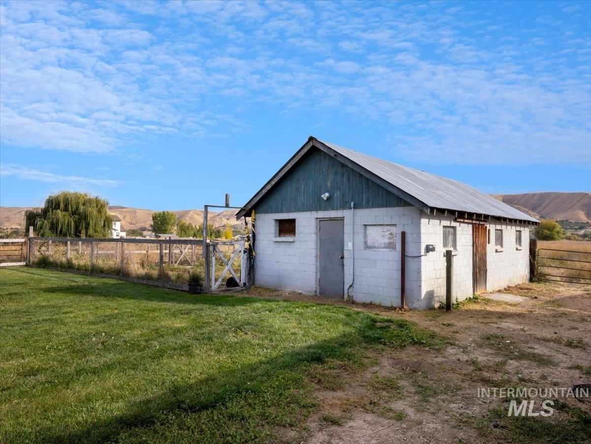 575 W Sales Yard Rd Property Photo 45