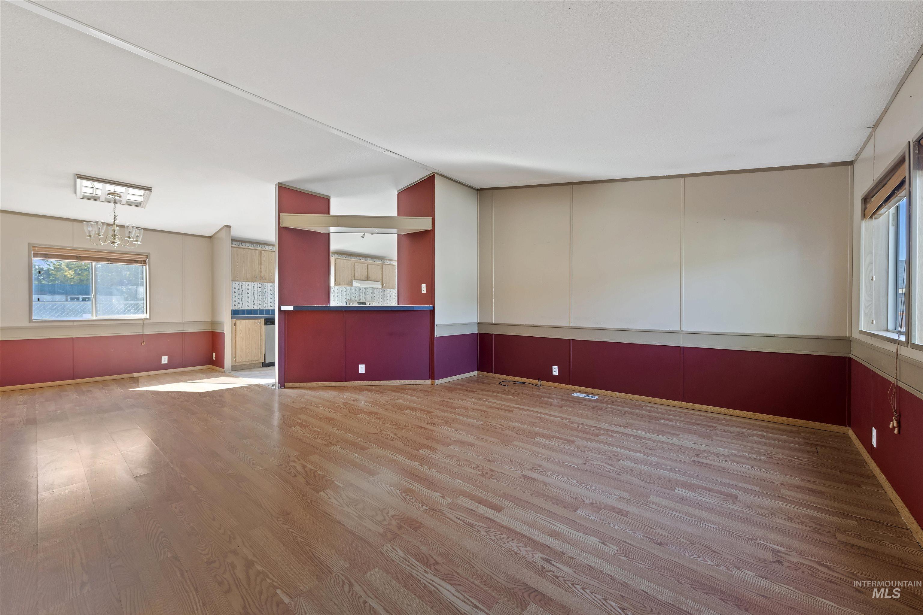11233 Irving St Property Photo 8