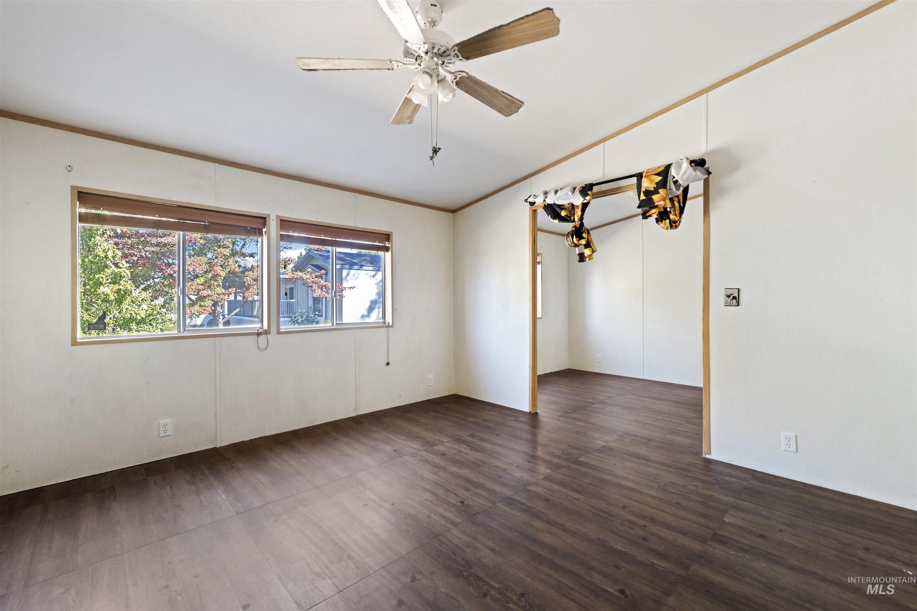 11233 Irving St Property Photo 15