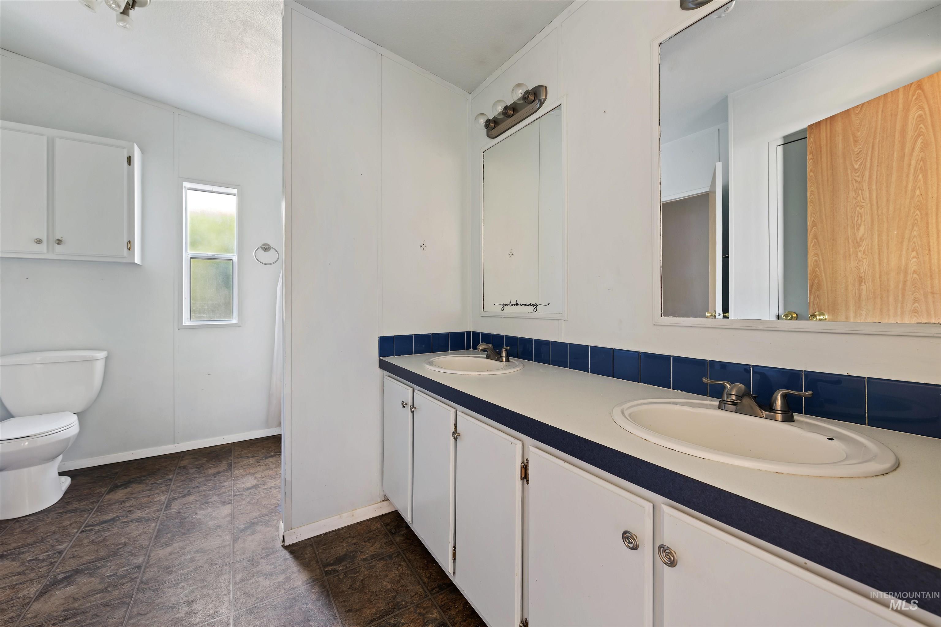 11233 Irving St Property Photo 18