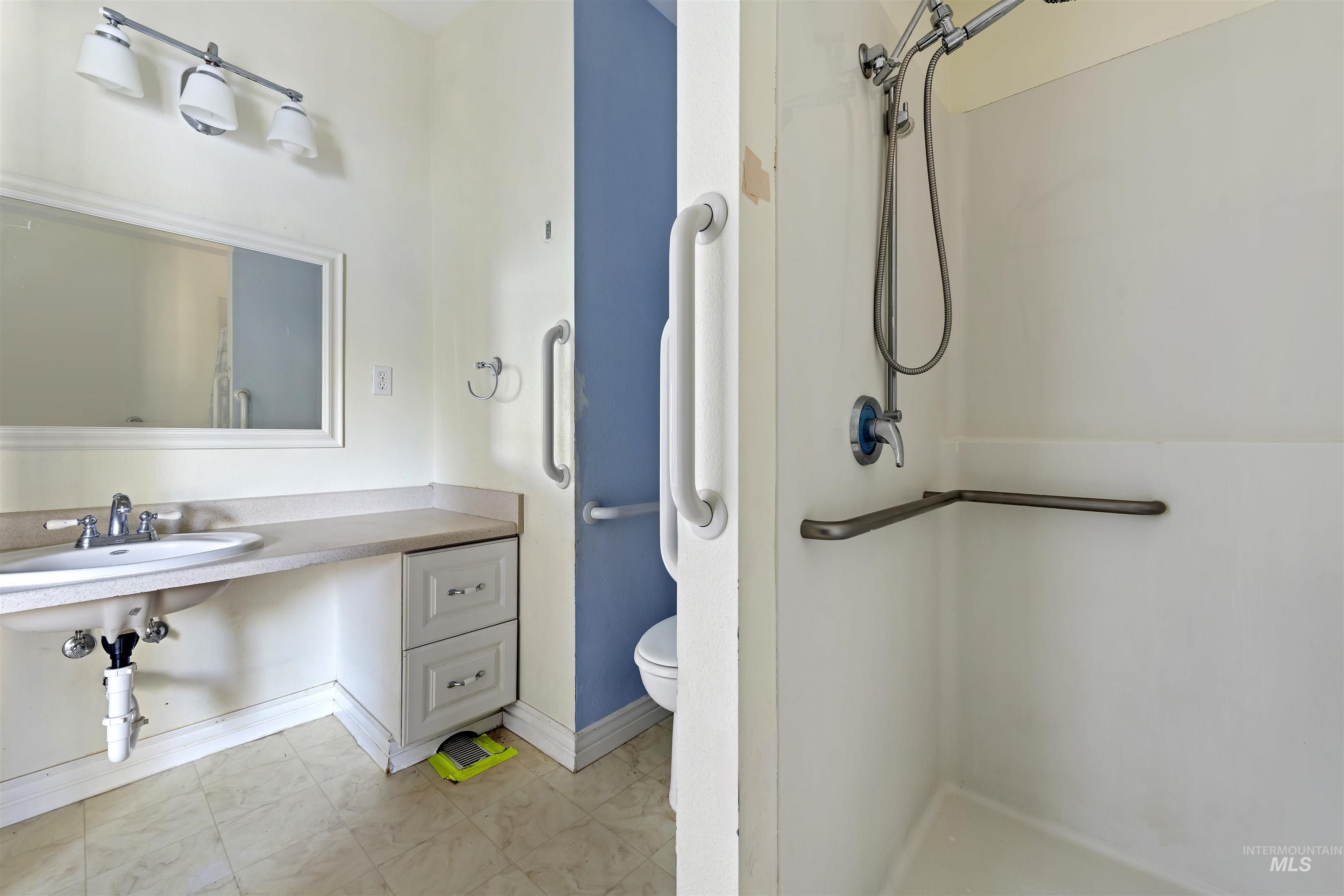 11233 Irving St Property Photo 24