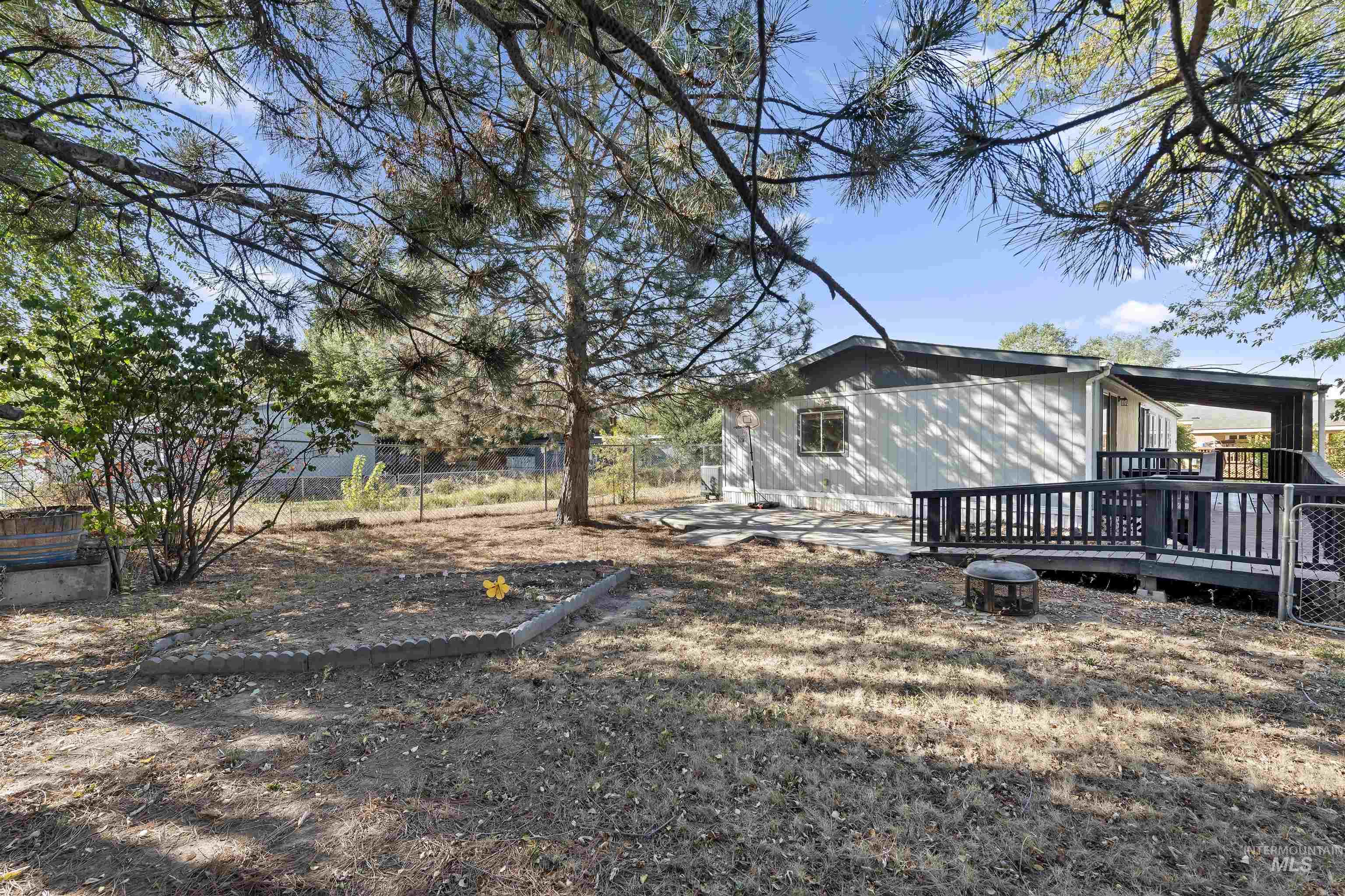 11233 Irving St Property Photo 27