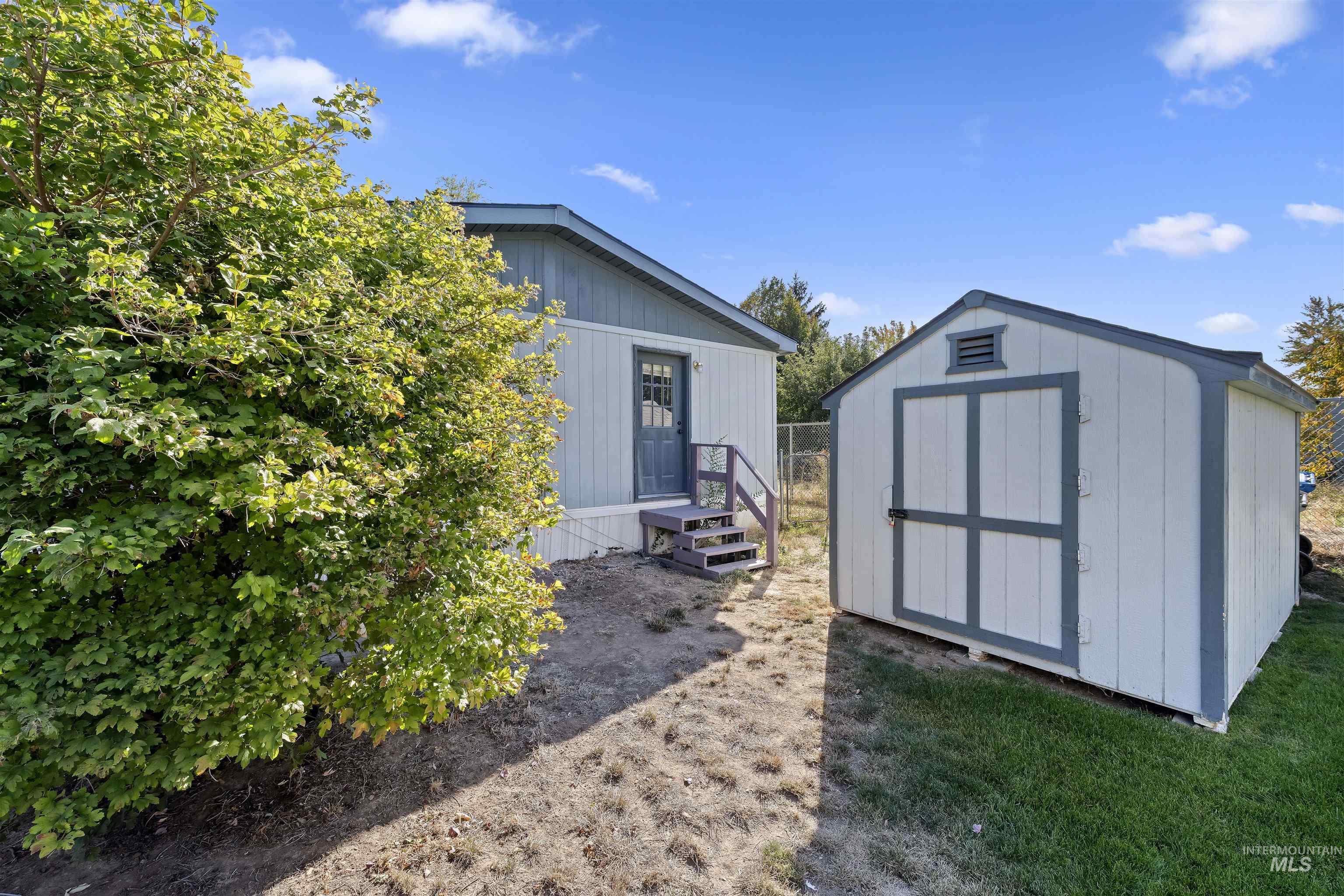 11233 Irving St Property Photo 30