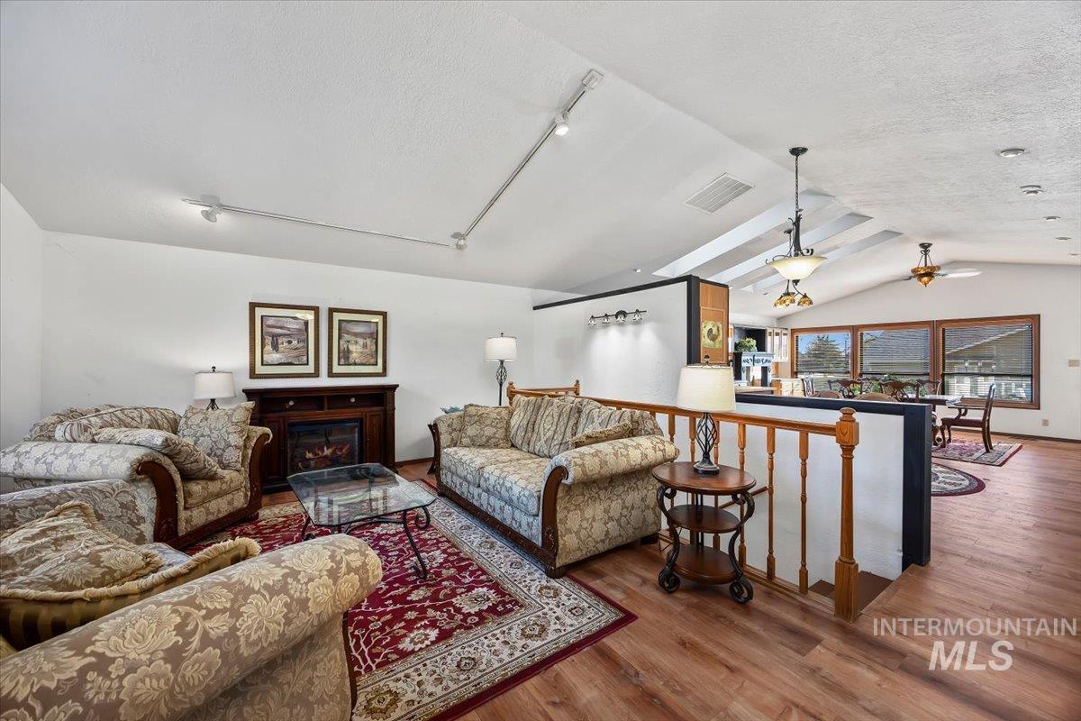 480 Carriage Lane Property Photo 4