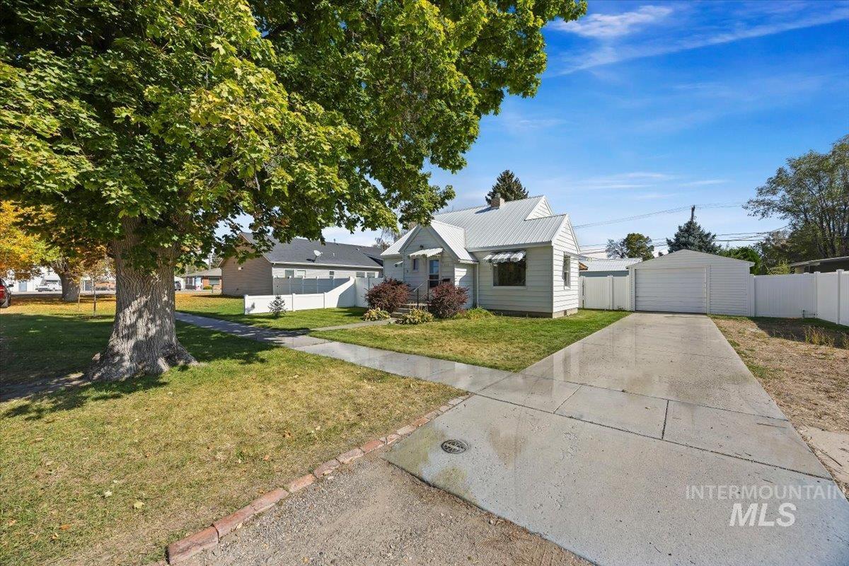 1010 E Property Photo 2