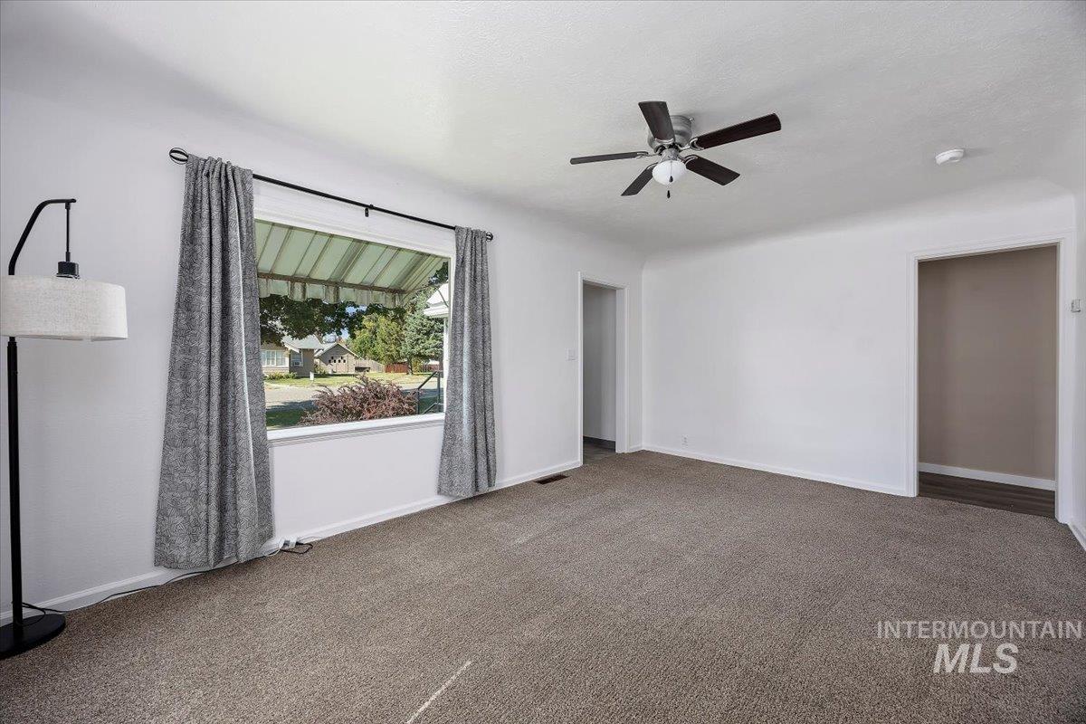 1010 E Property Photo 6