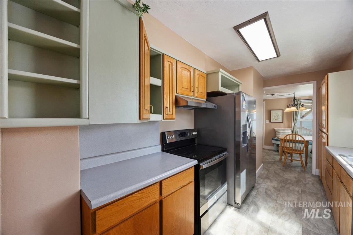 1010 E Property Photo 9