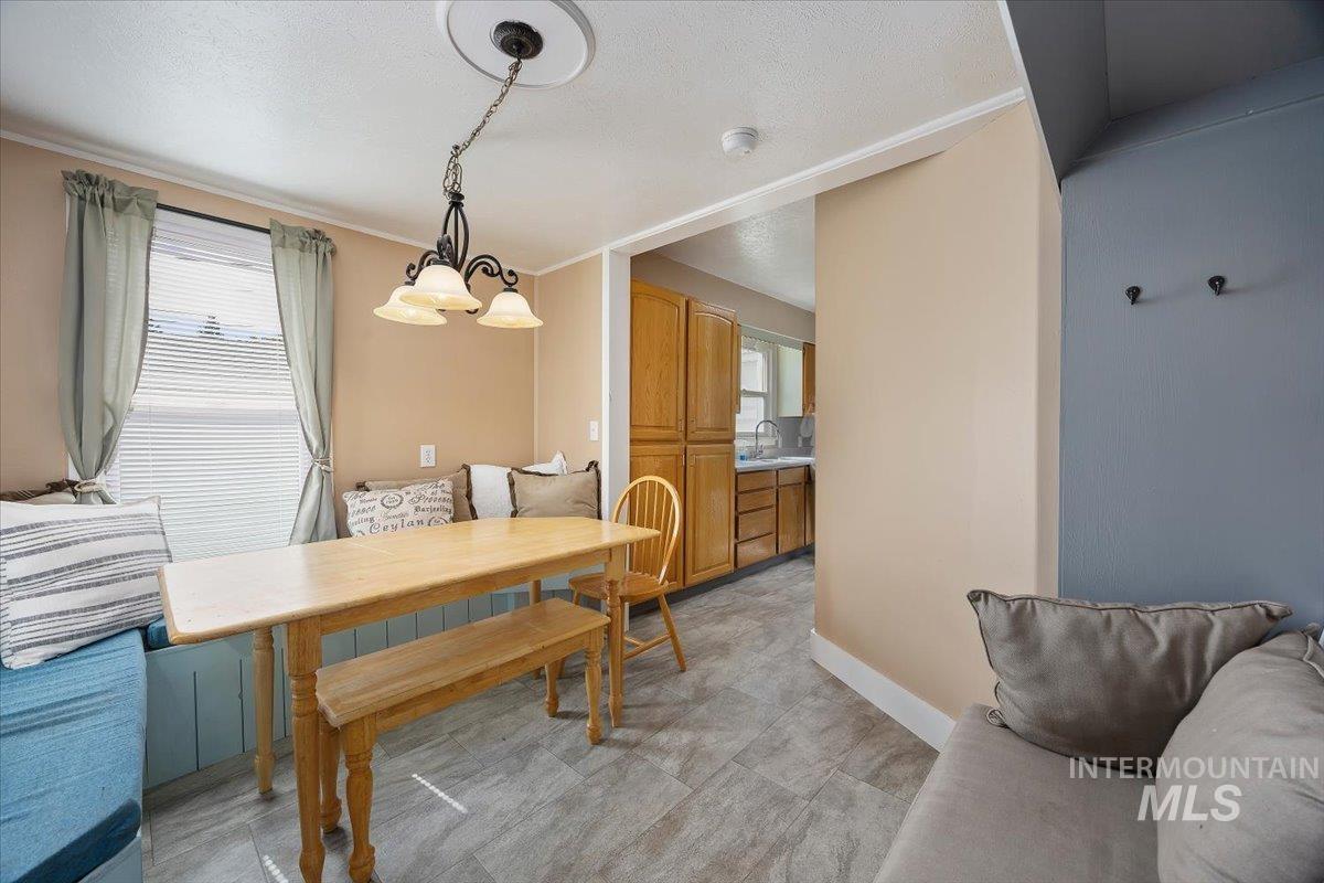 1010 E Property Photo 16