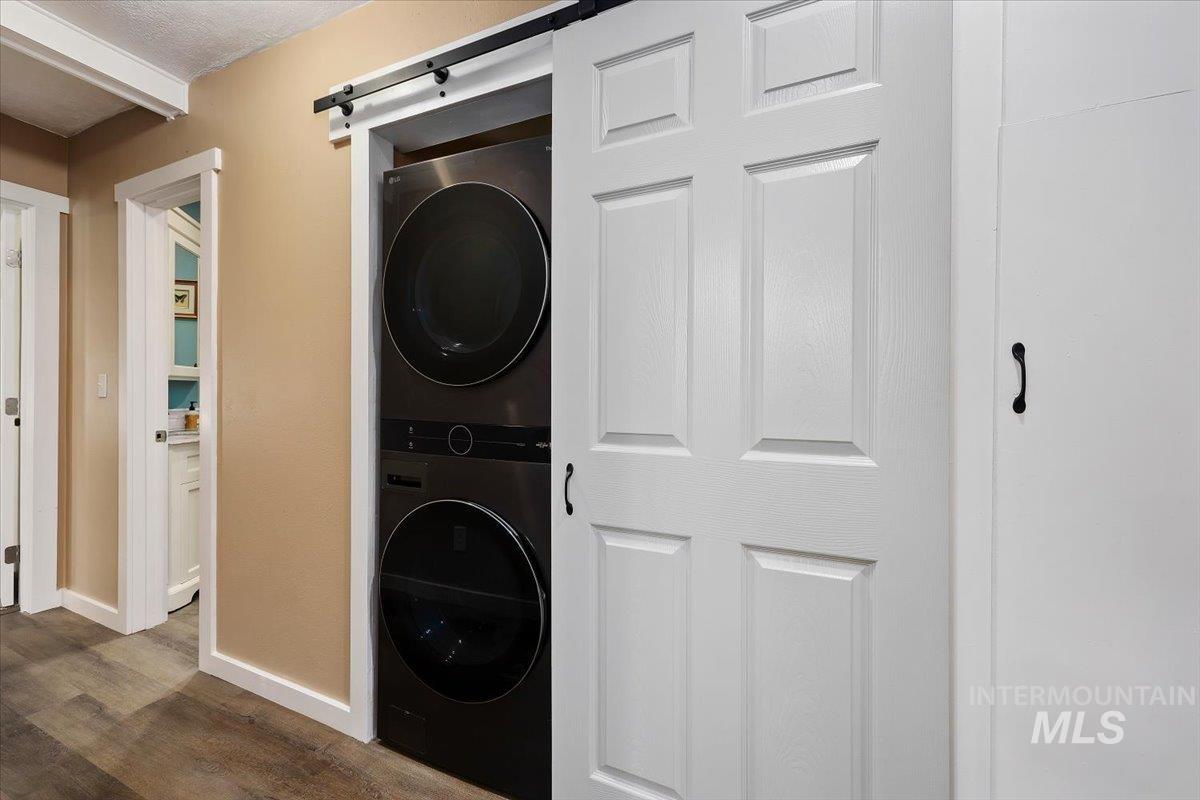 1010 E Property Photo 23