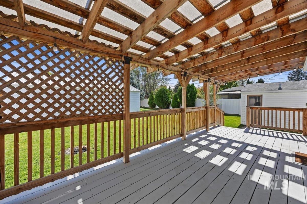 1010 E Property Photo 27