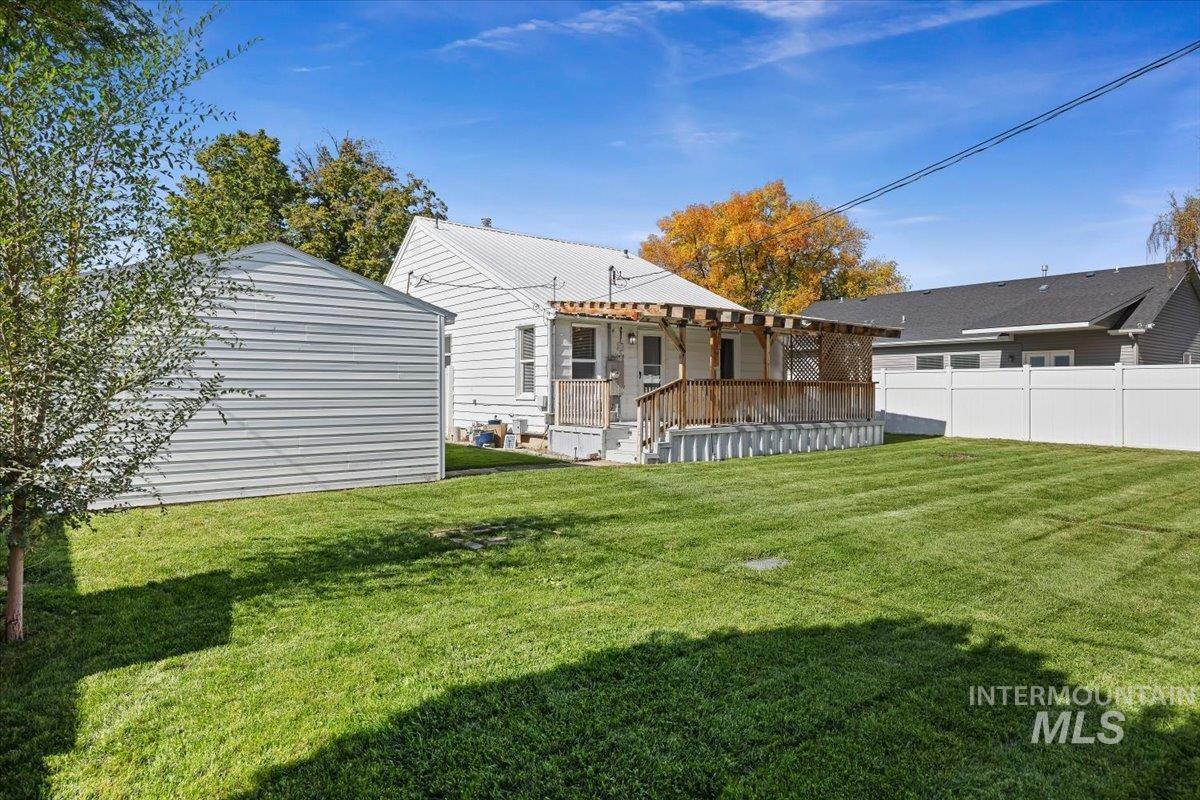 1010 E Property Photo 28