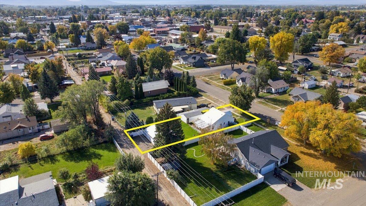 1010 E Property Photo 39