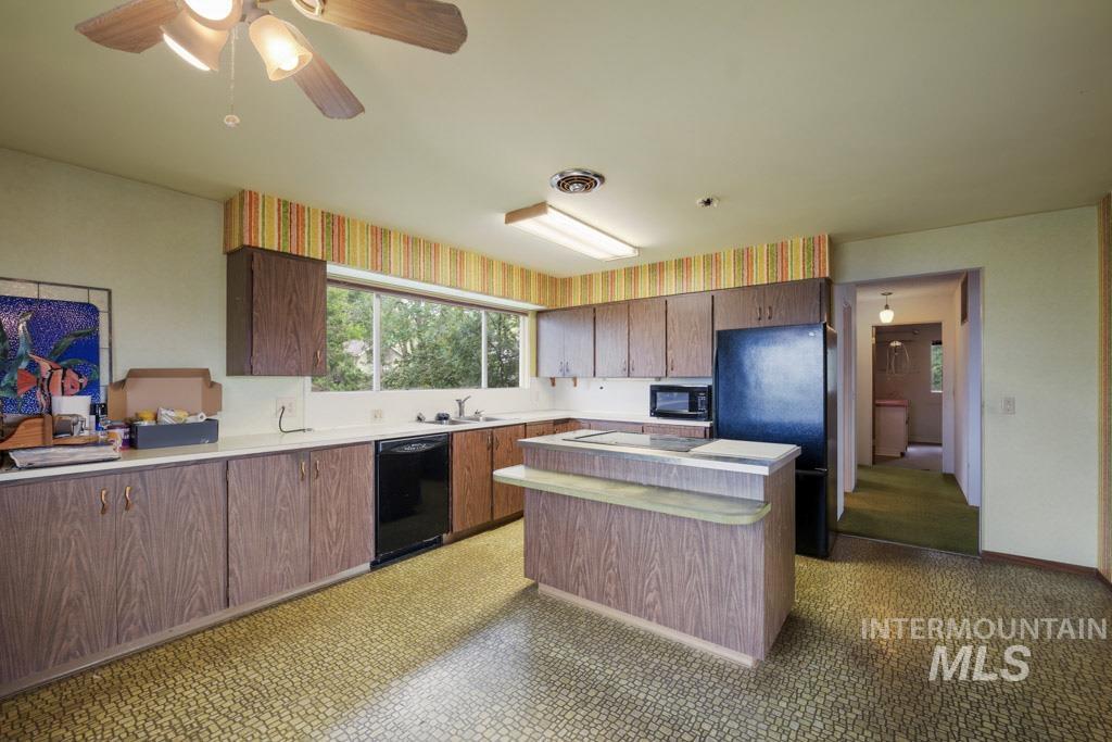 409 N Parkway Property Photo 8