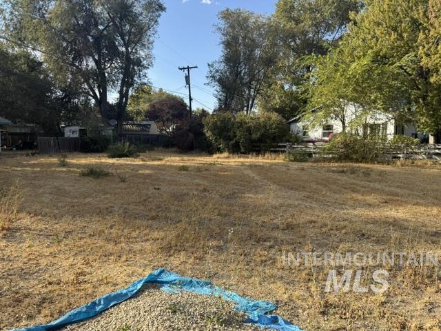 575 S 10th E Property Photo 3