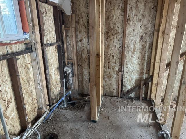 575 S 10th E Property Photo 6