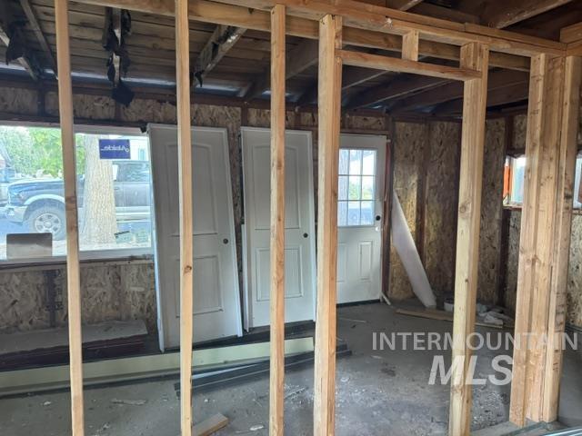 575 S 10th E Property Photo 10