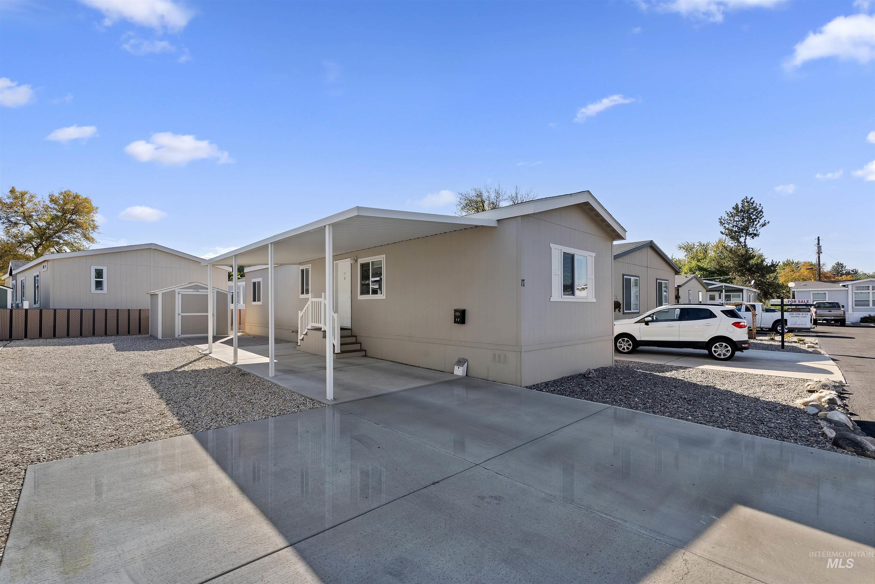 2401 Owyhee St Property Photo 2