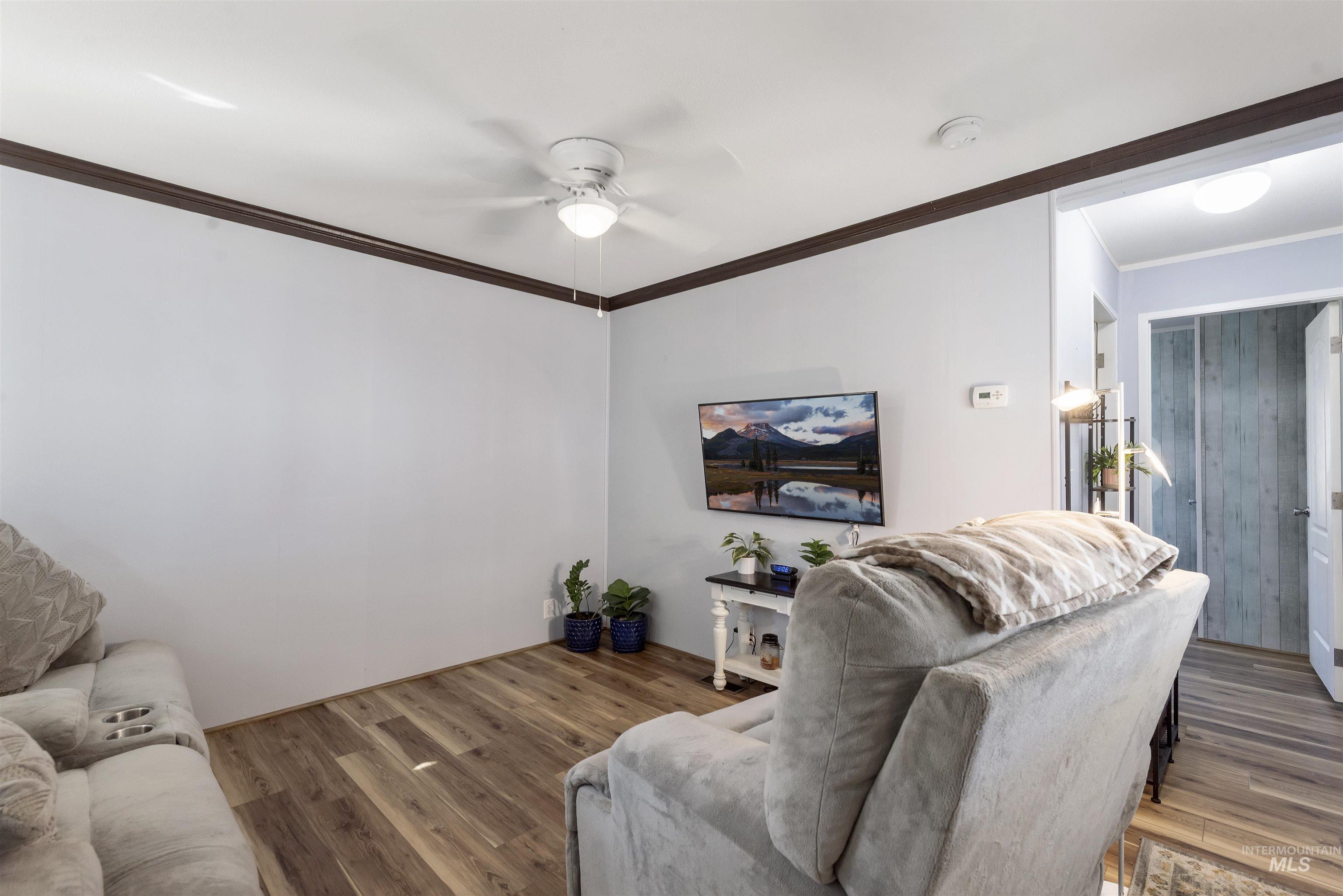 2401 Owyhee St Property Photo 11
