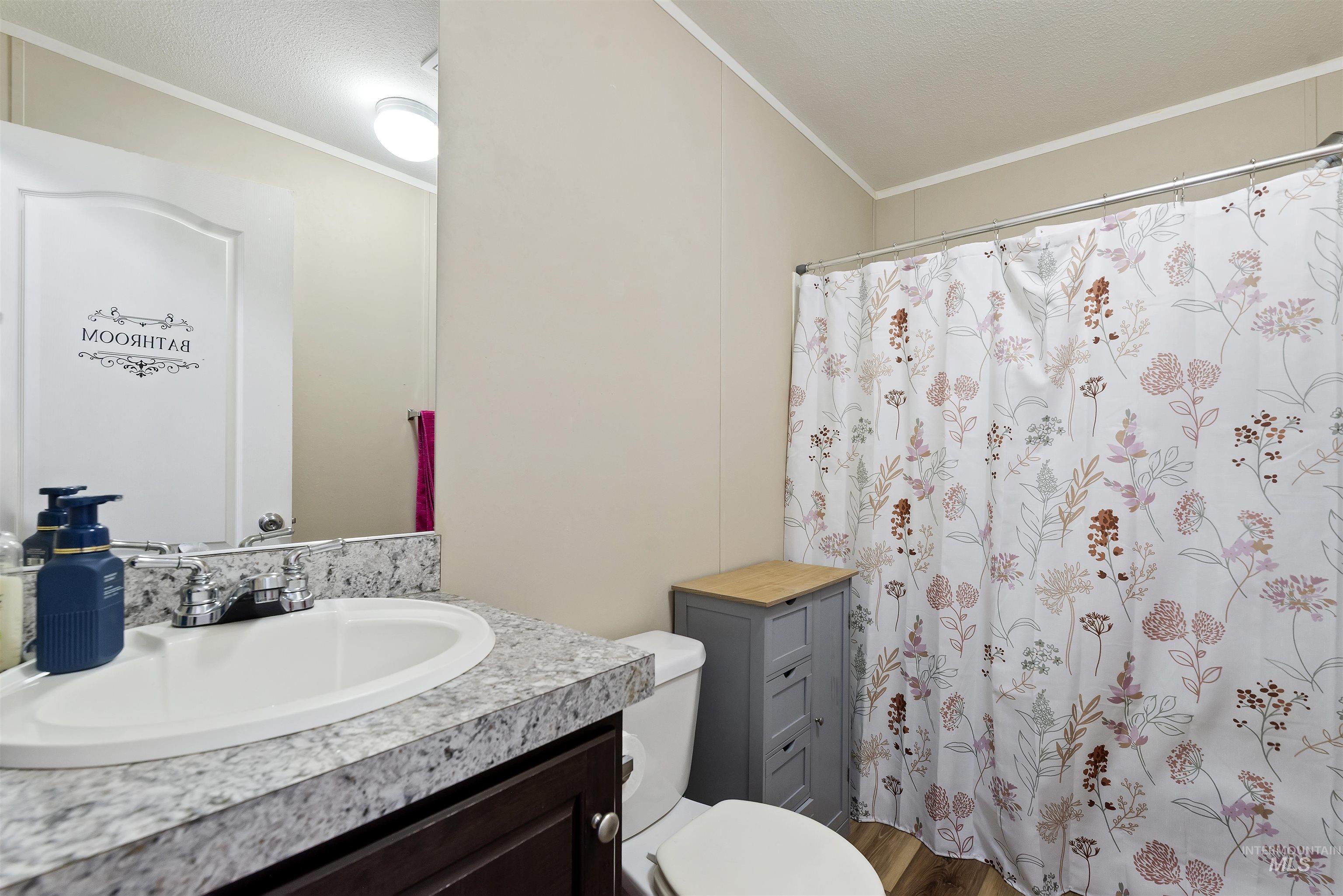 2401 Owyhee St Property Photo 13