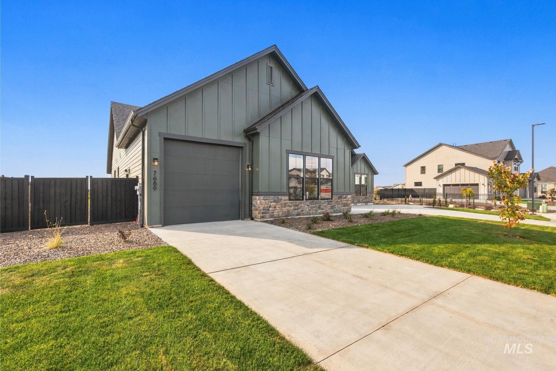 7689 W Flathead Lakes St. Property Photo 4