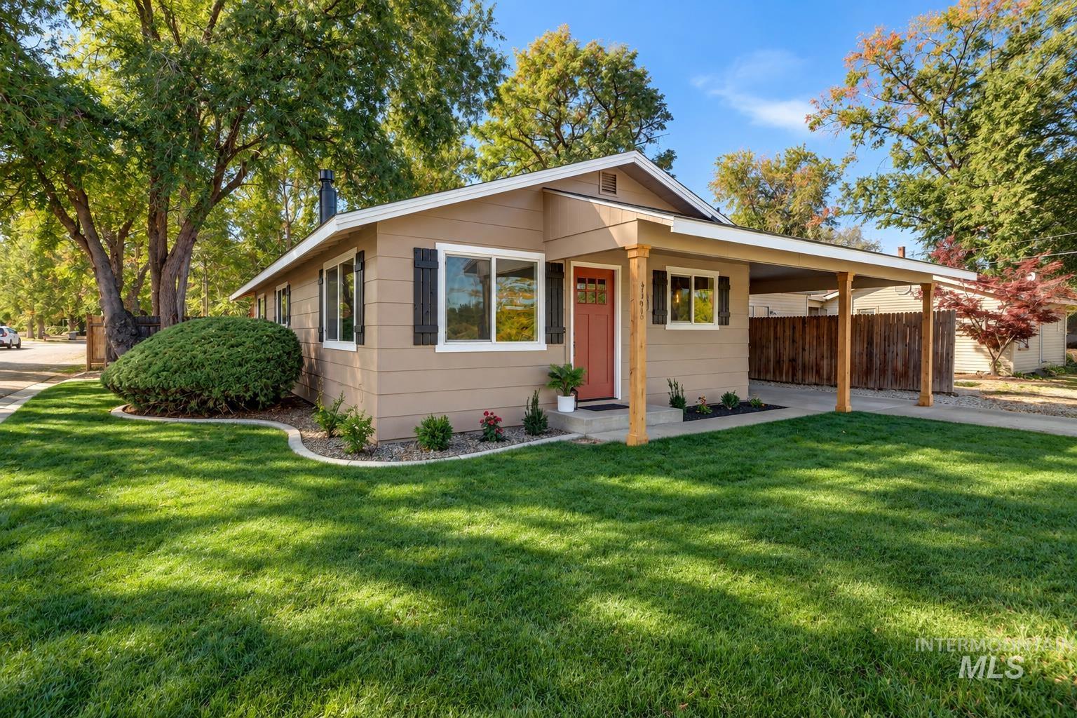 3215 W Alpine Street Property Photo 1