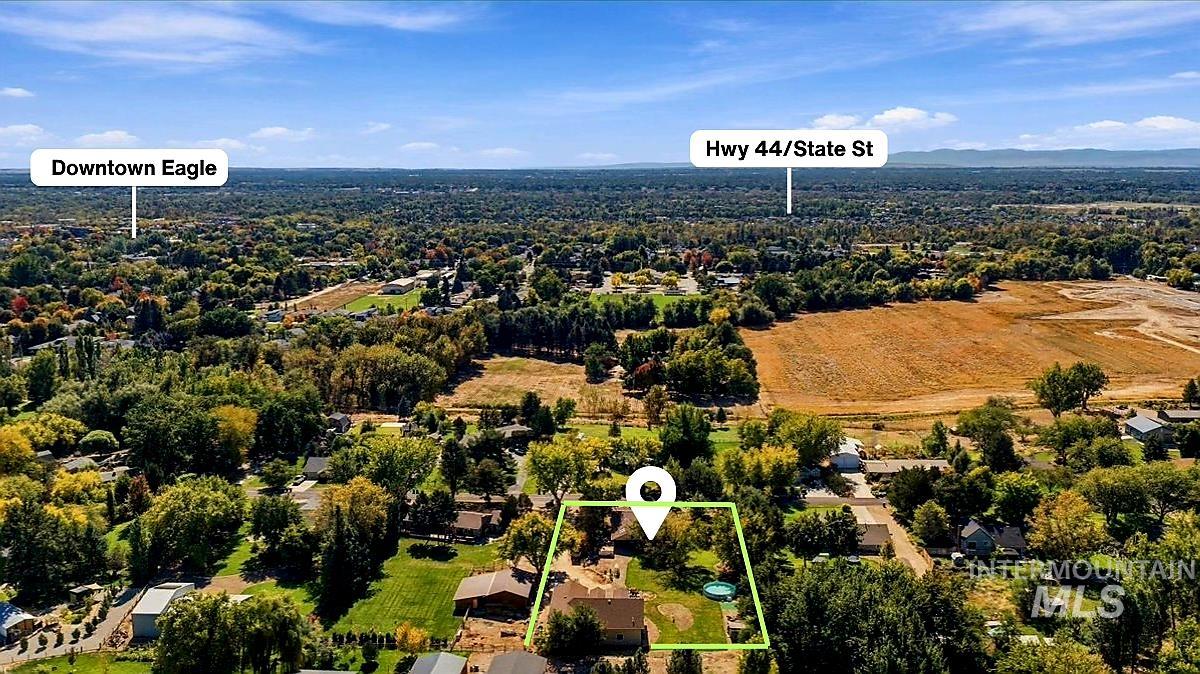 748 W Steeple View Drive Property Photo 3