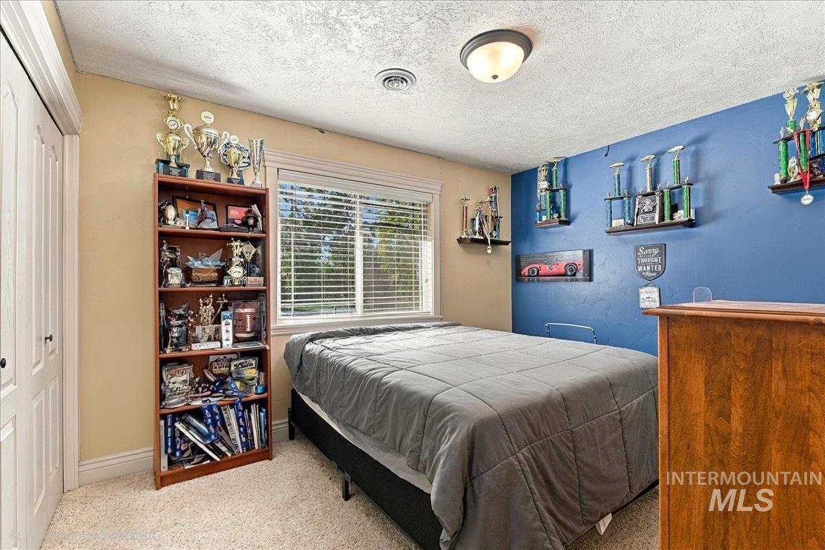 748 W Steeple View Drive Property Photo 17