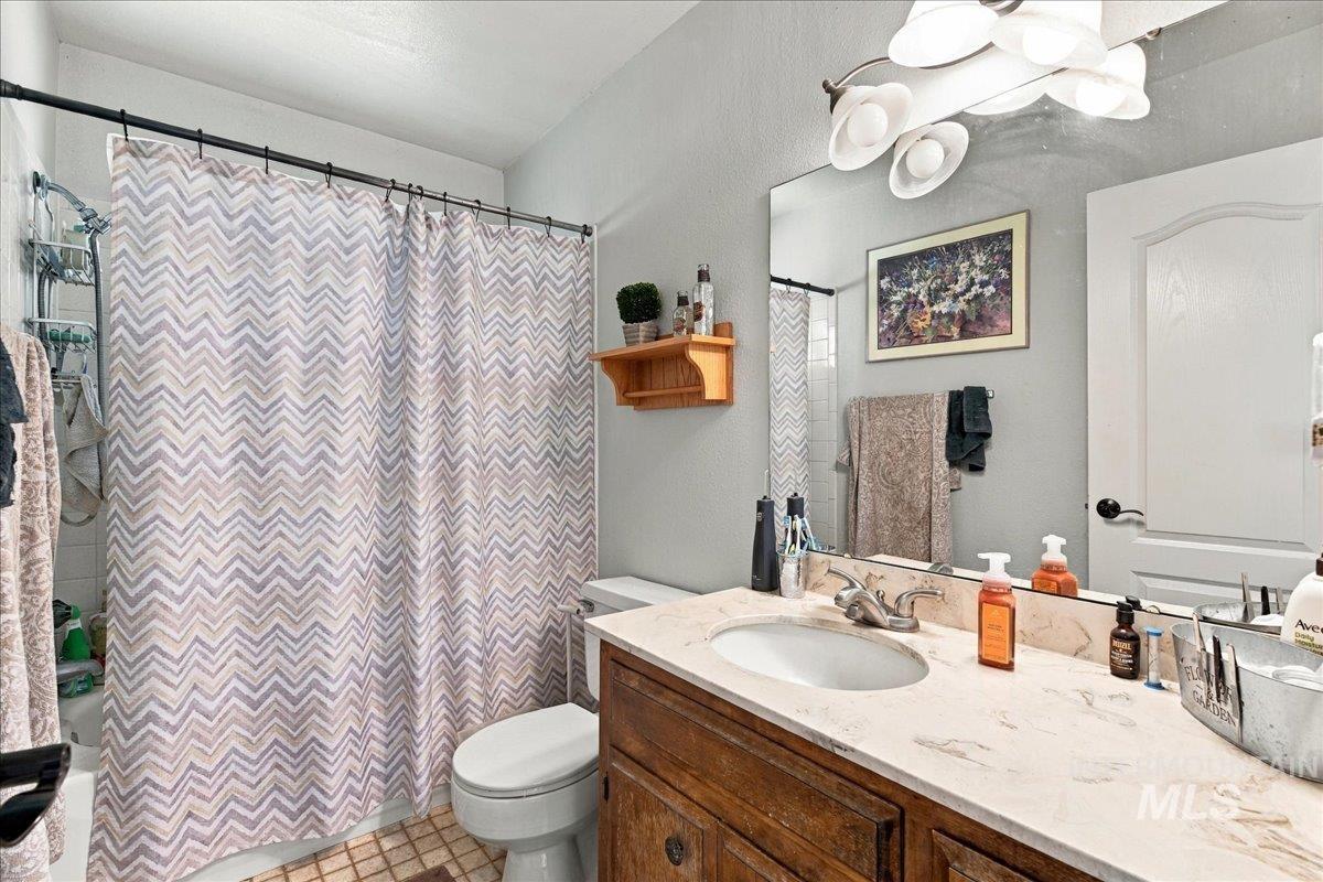 748 W Steeple View Drive Property Photo 18