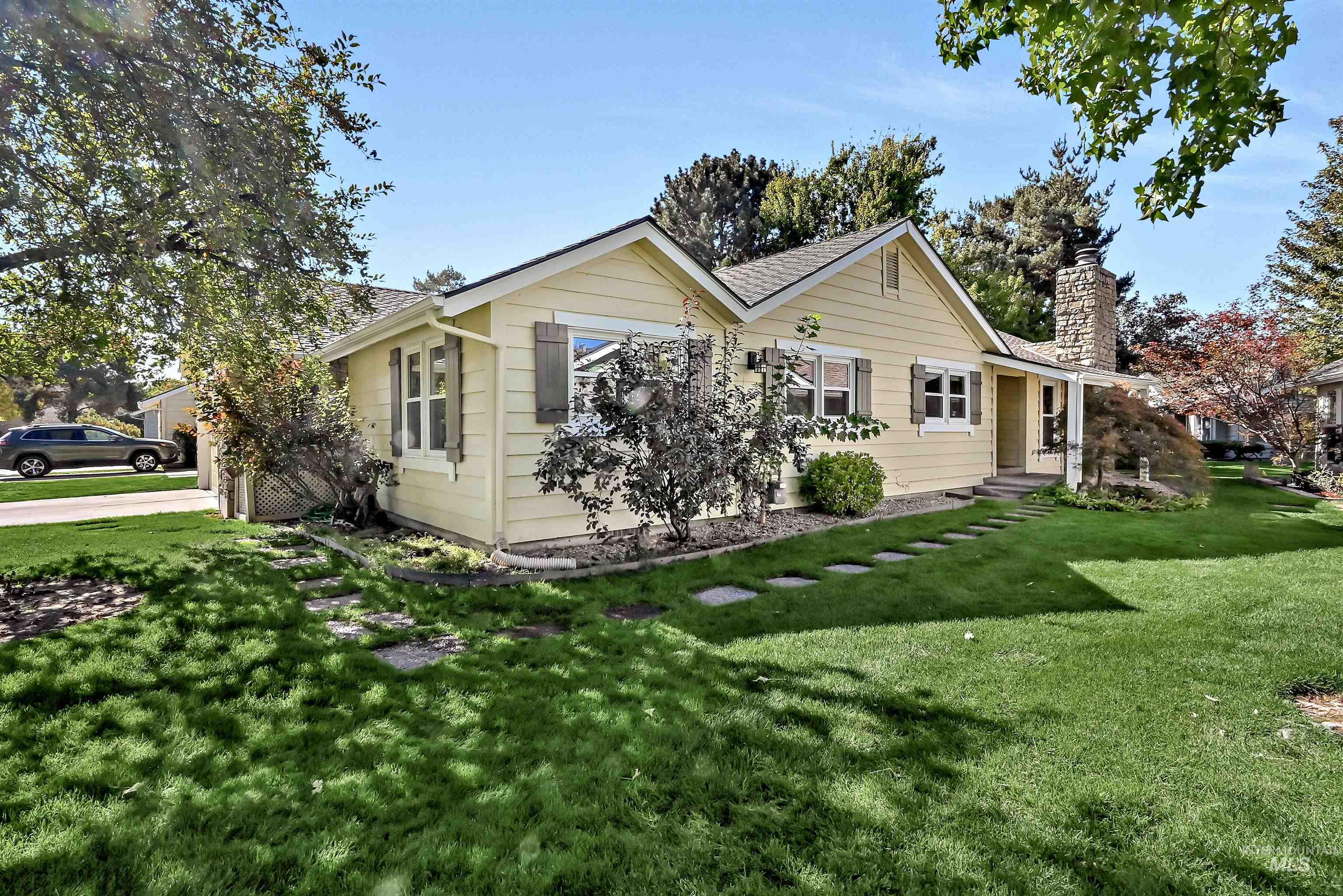 3153 S Lakewood Way Property Photo 1