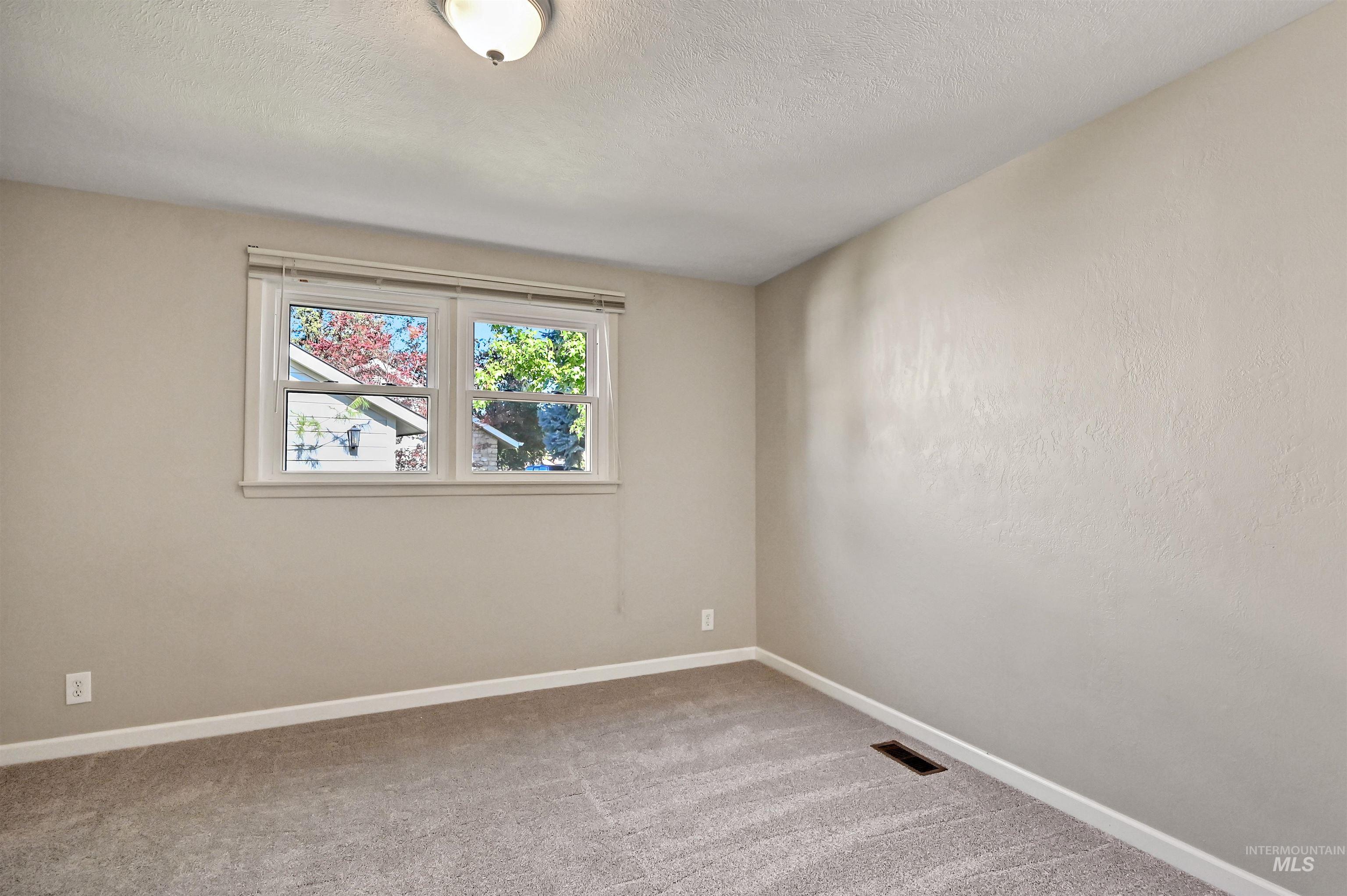 3153 S Lakewood Way Property Photo 15