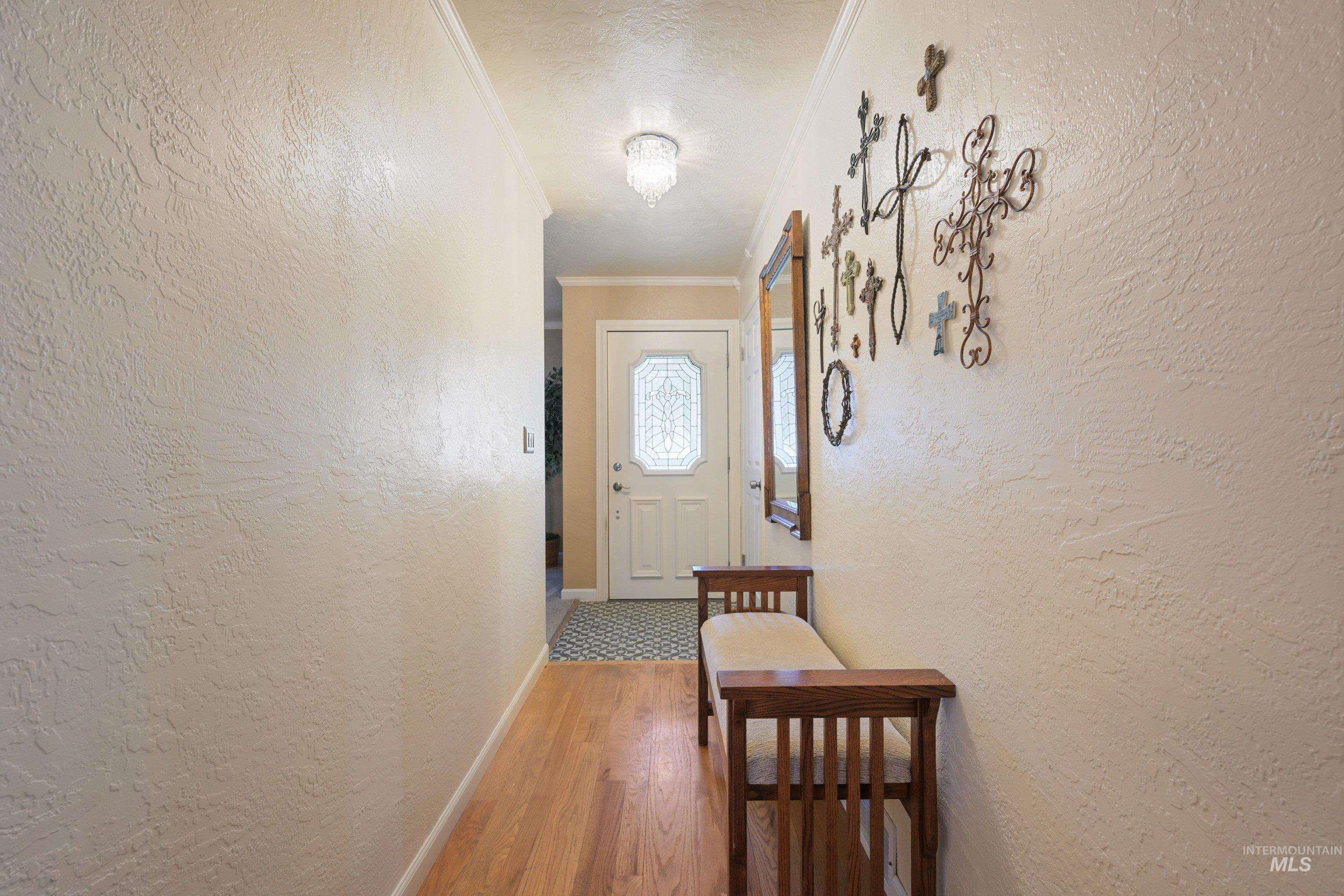 1821 Howard Ave Property Photo 6