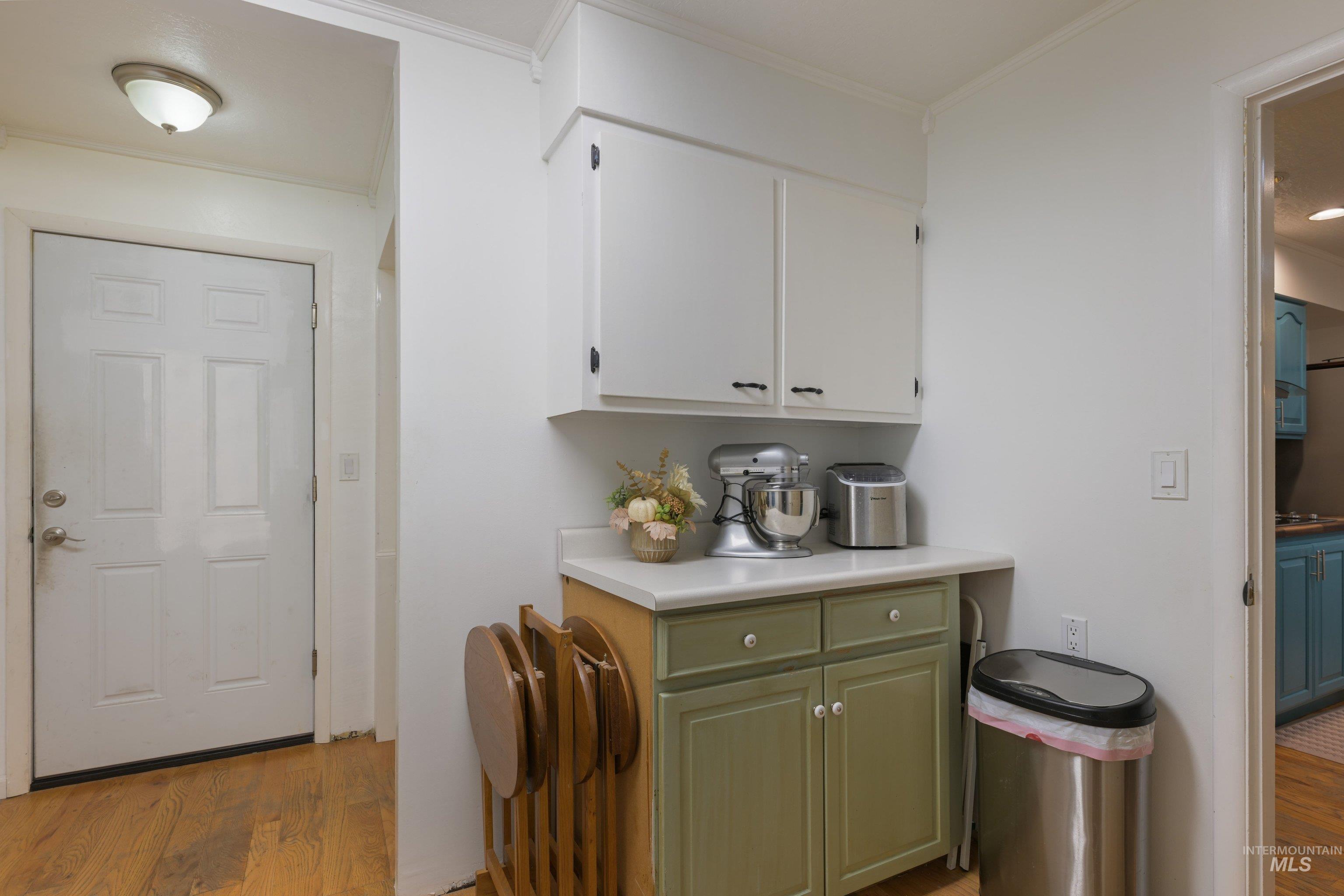 1821 Howard Ave Property Photo 18