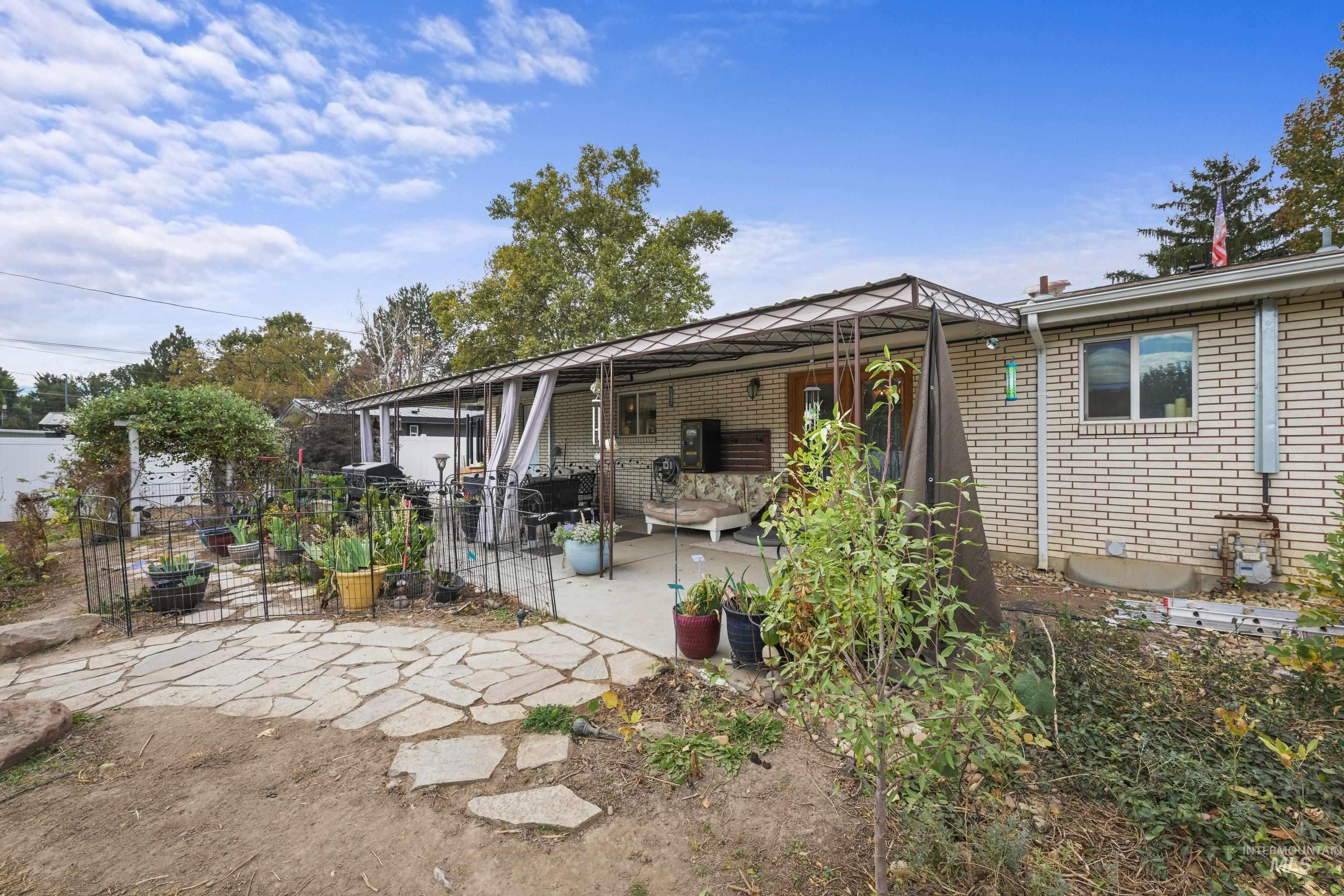 1821 Howard Ave Property Photo 38