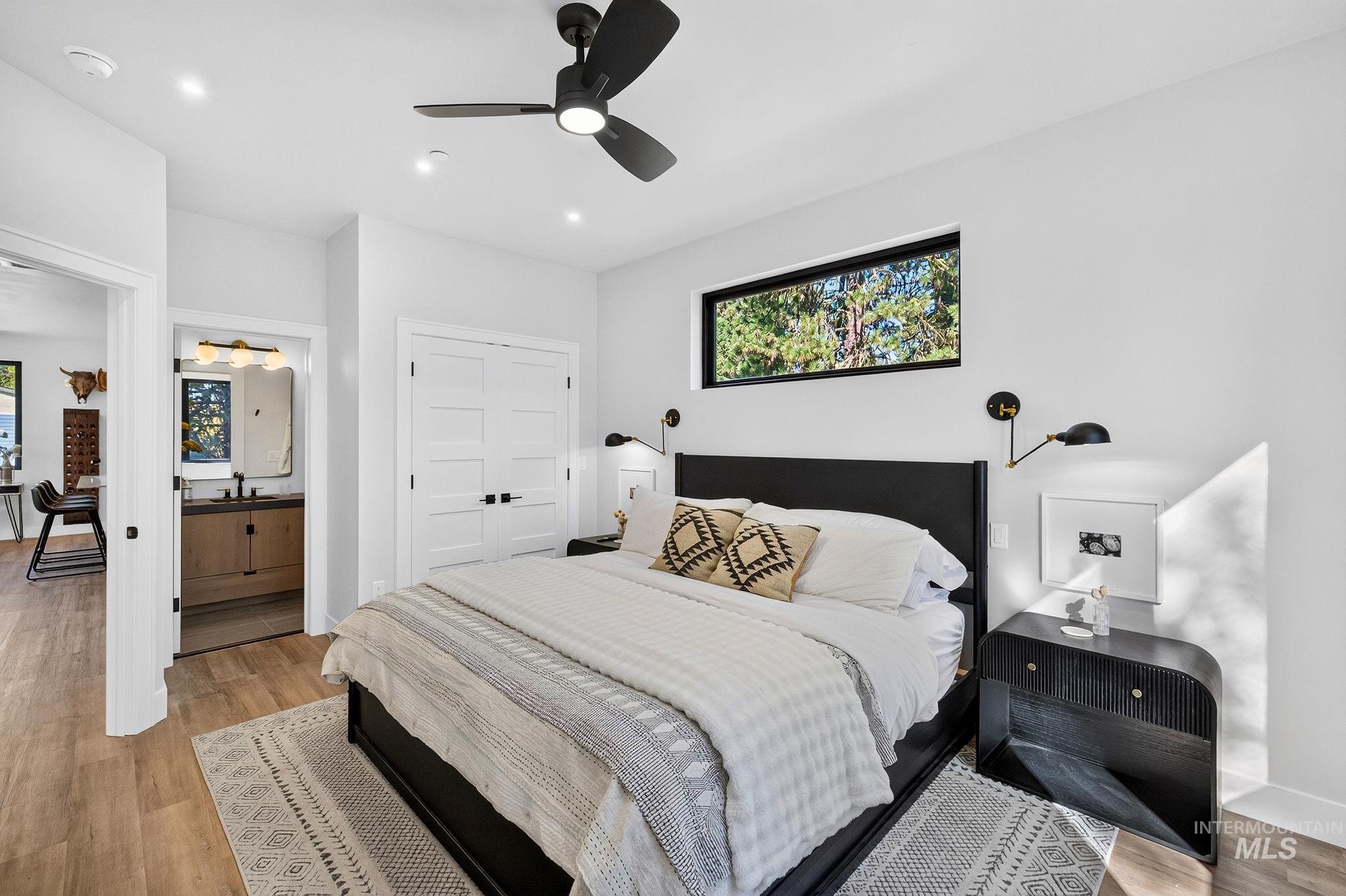 1111 Knowles Road Property Photo 17