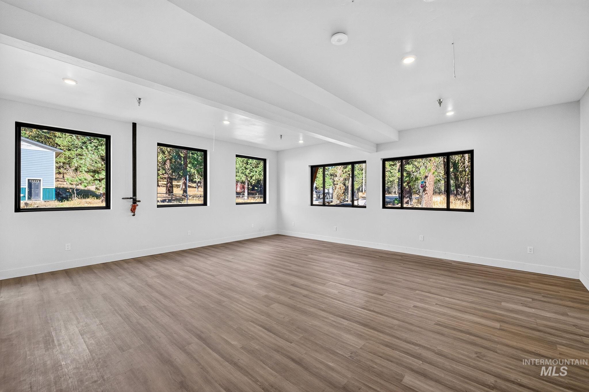 1111 Knowles Road Property Photo 31