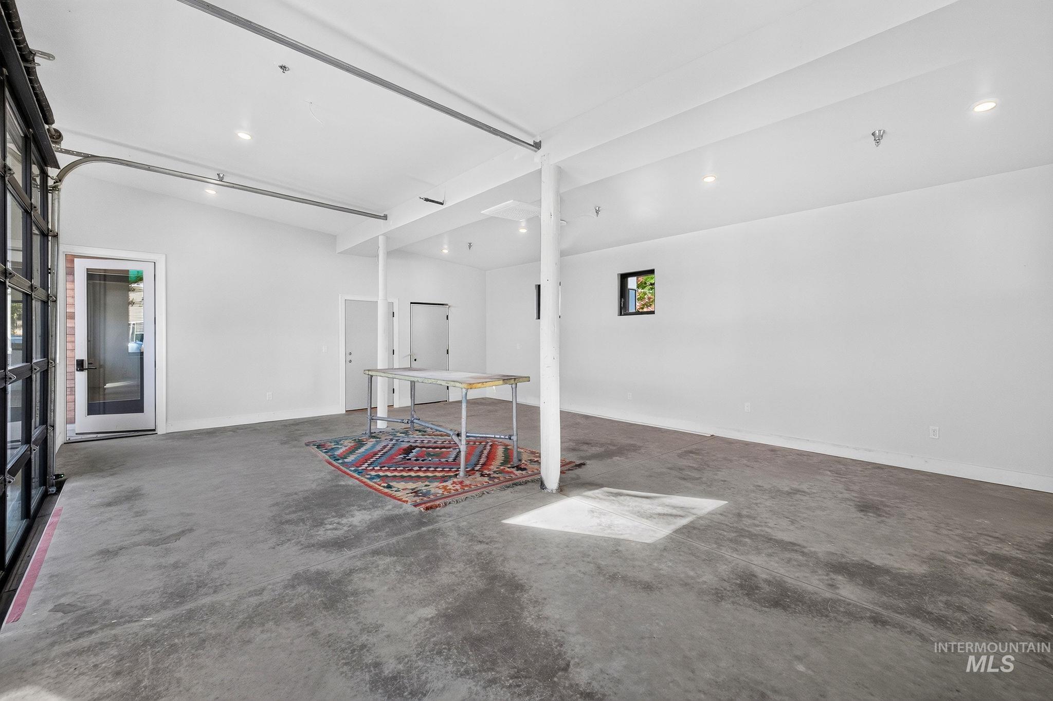 1111 Knowles Road Property Photo 35