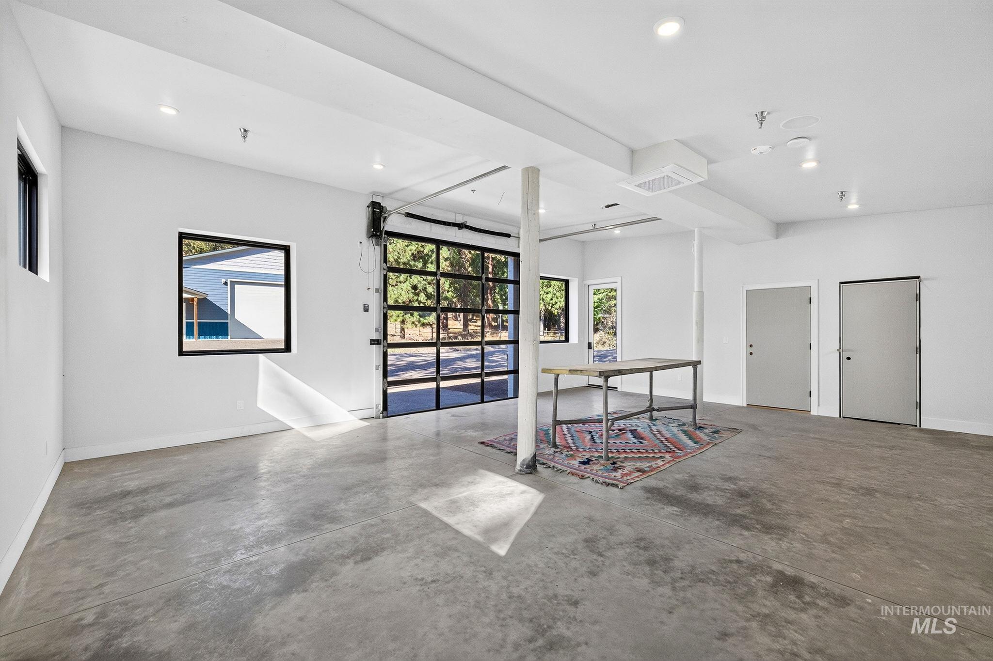 1111 Knowles Road Property Photo 36