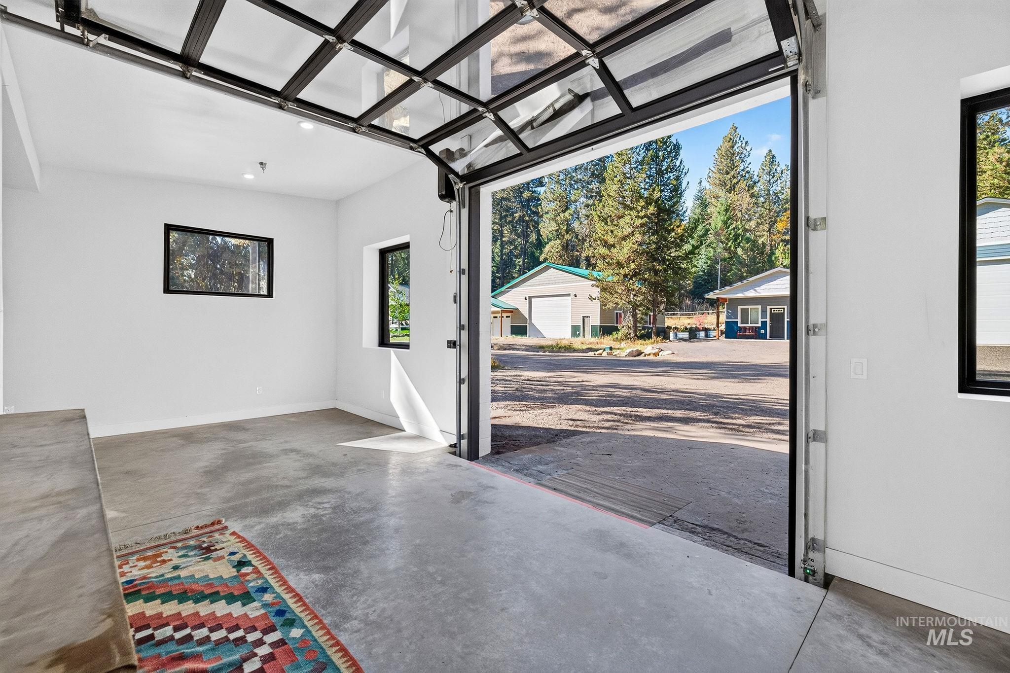 1111 Knowles Road Property Photo 38