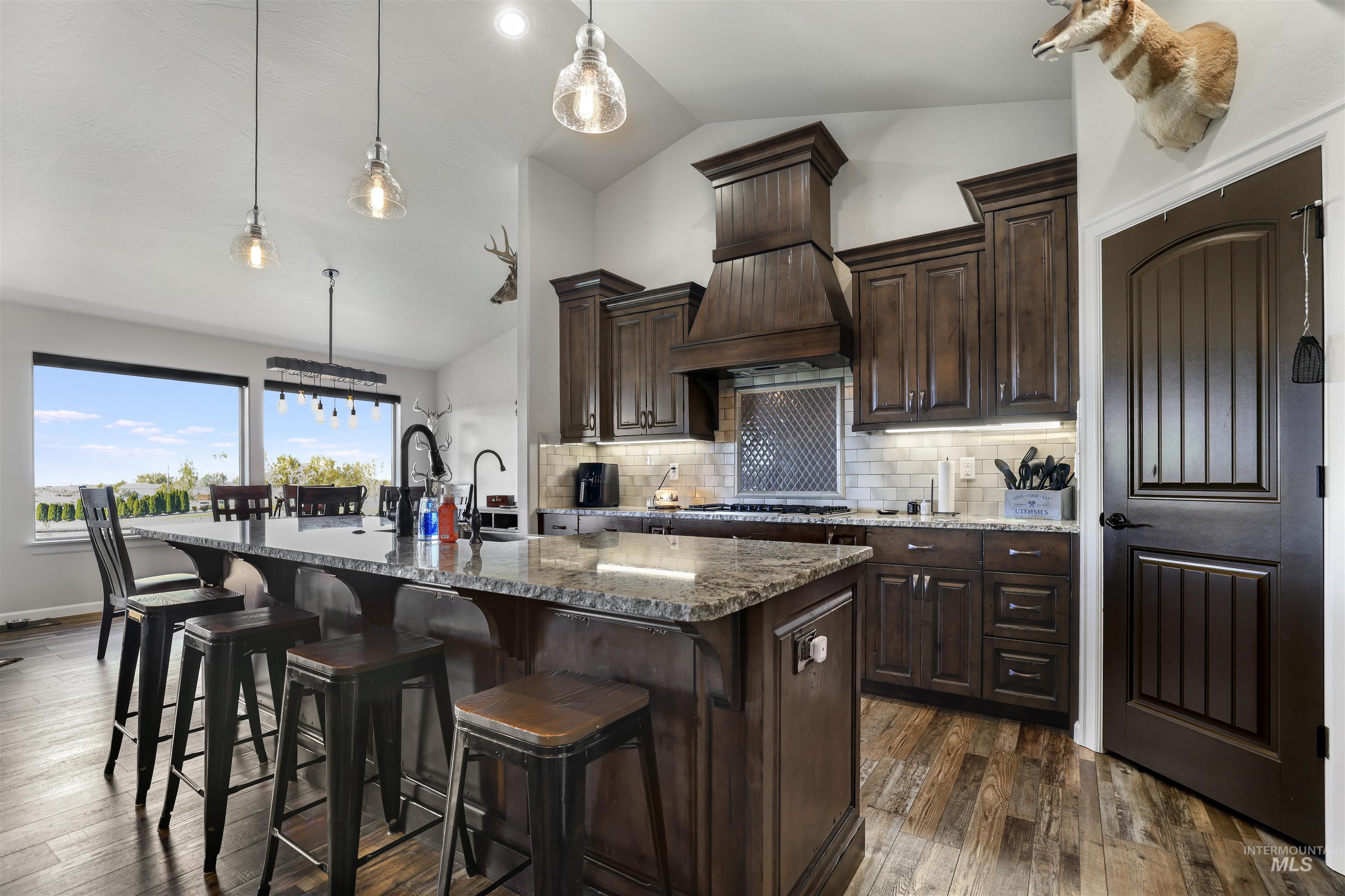 583 Smokey Mountain Property Photo 3