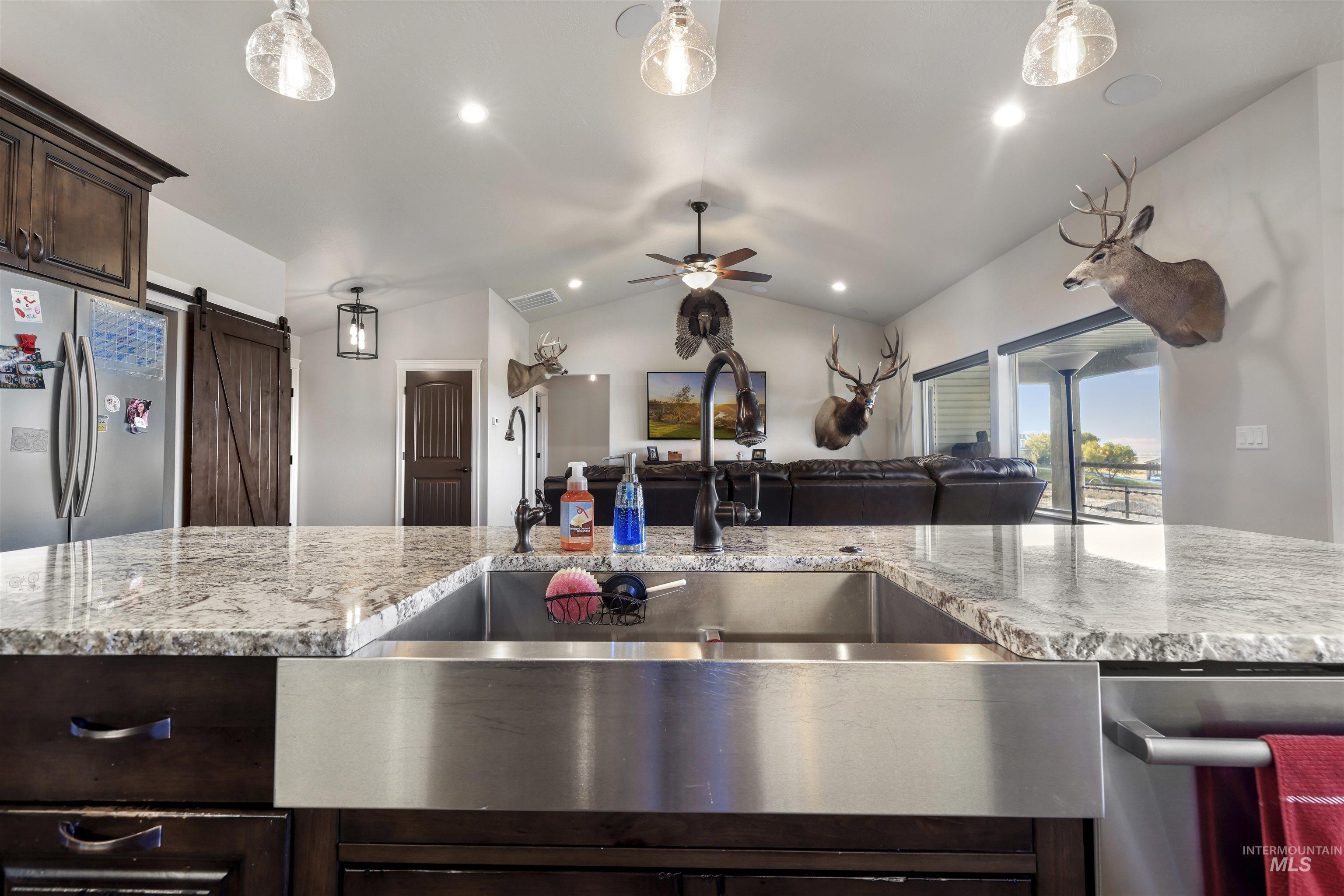 583 Smokey Mountain Property Photo 4
