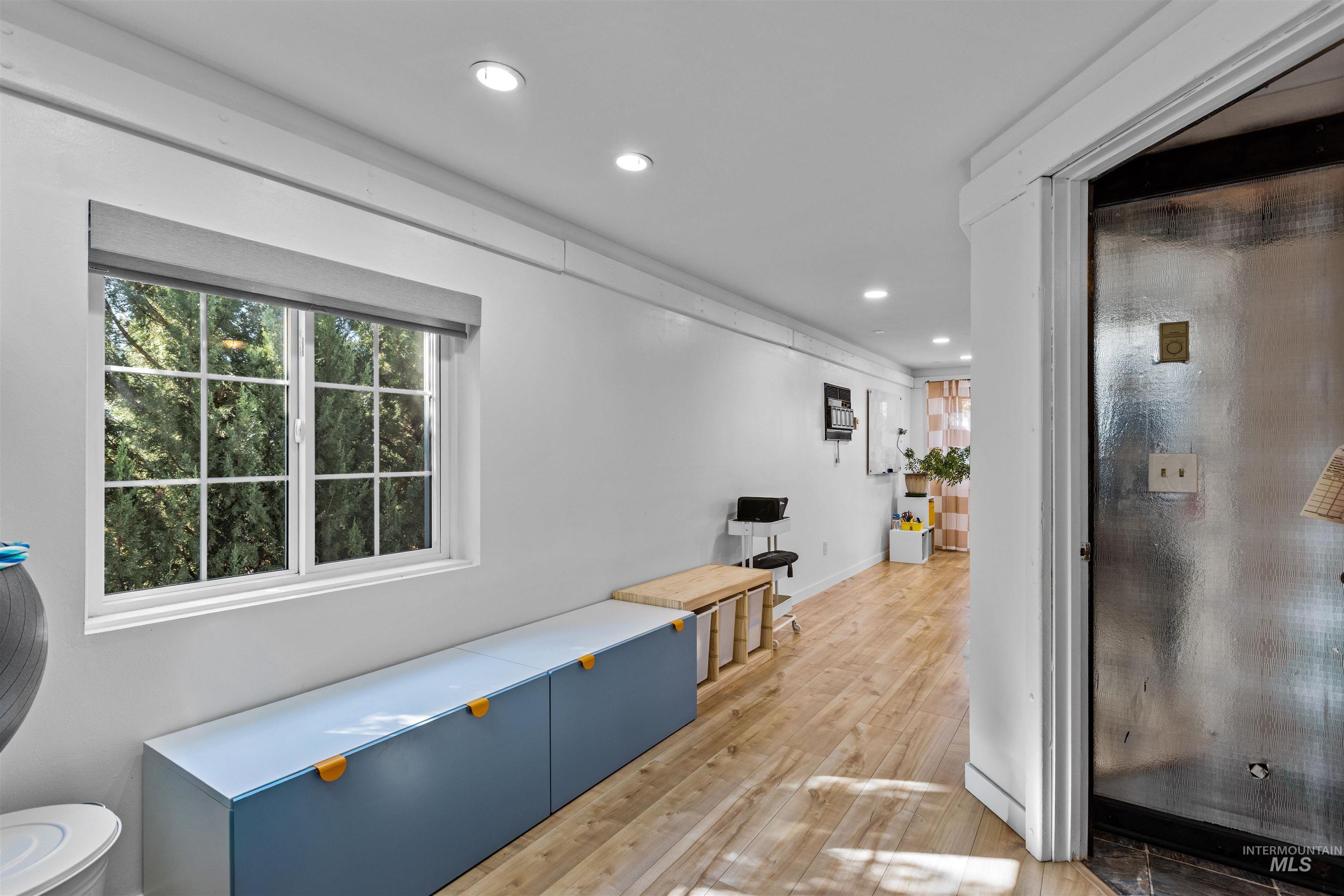 1403 S Broadway Avenue Property Photo 16