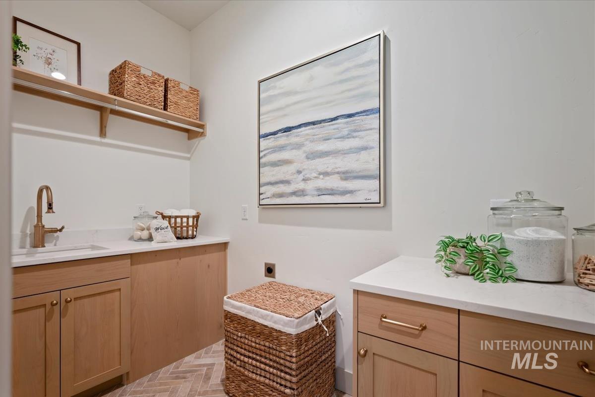 2240 N Palaestra Ave Property Photo 35