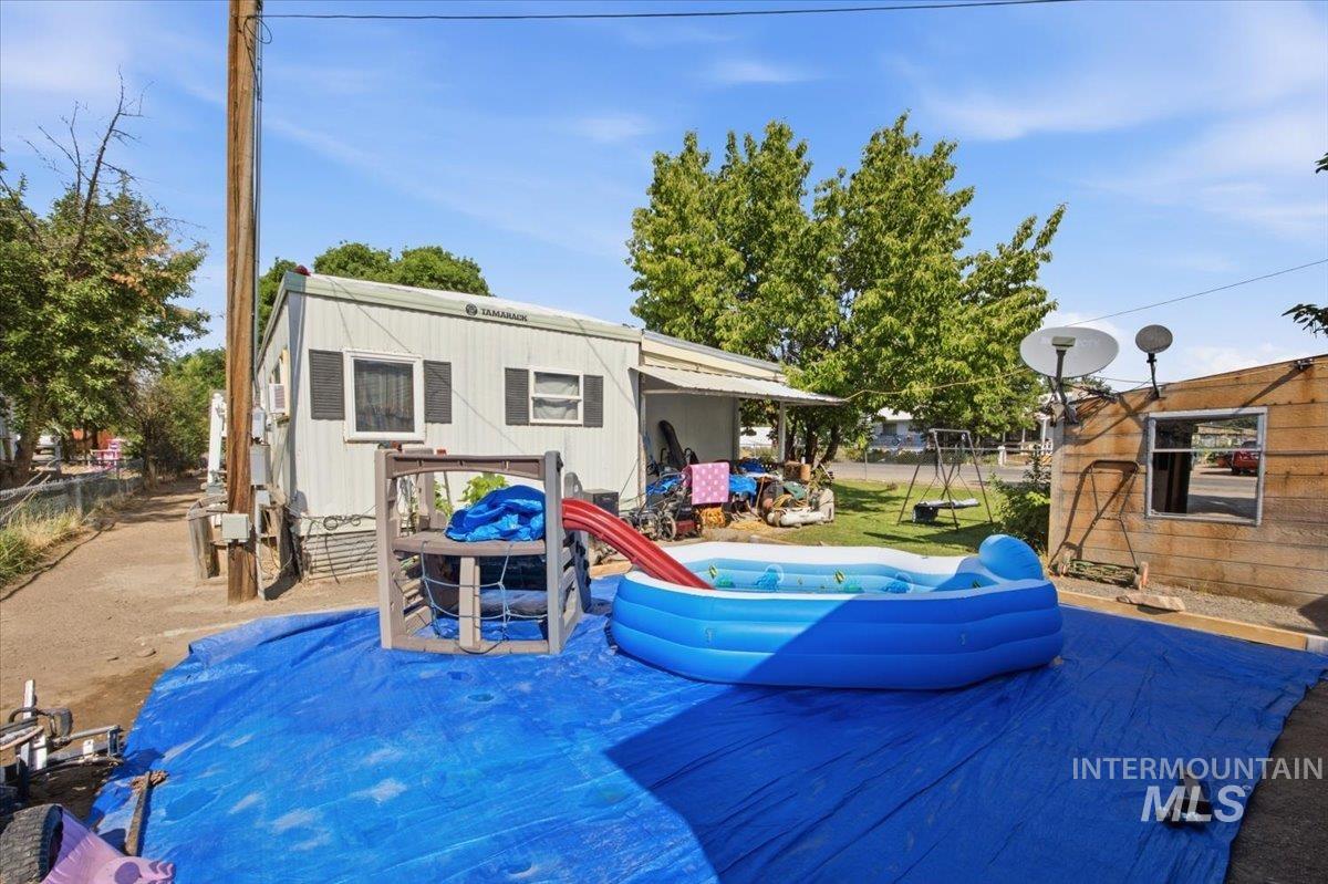 535 5th Ave W Property Photo 6