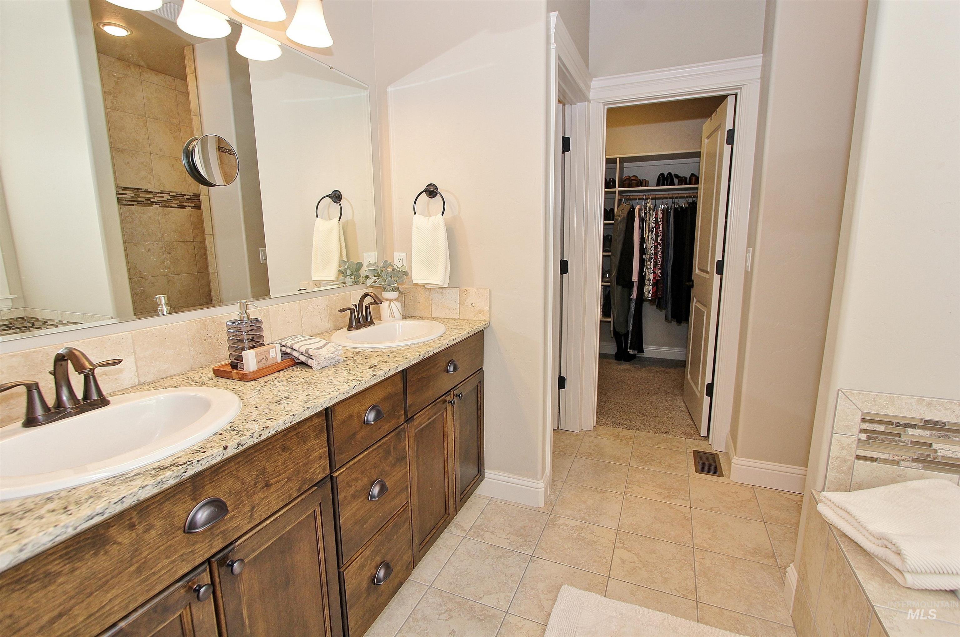 1007 N Mira Way Property Photo 16