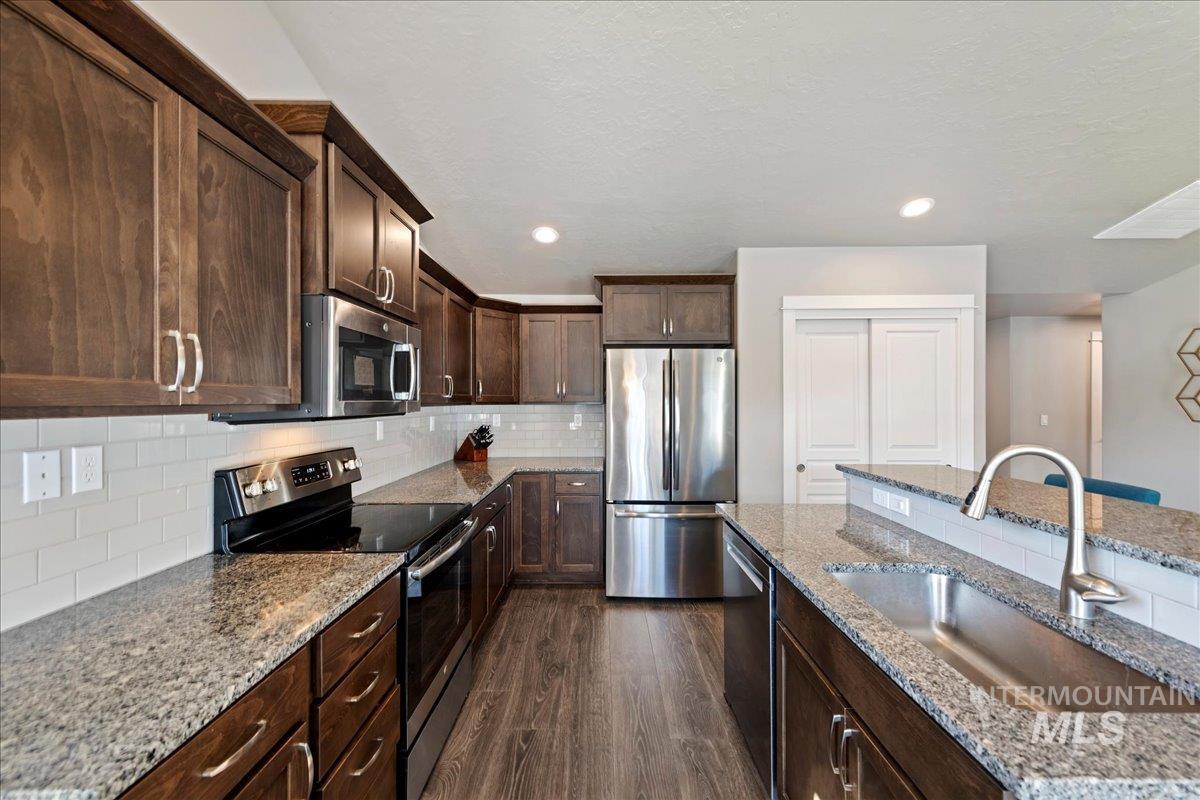 4526 N Glenrock Way Property Photo 9