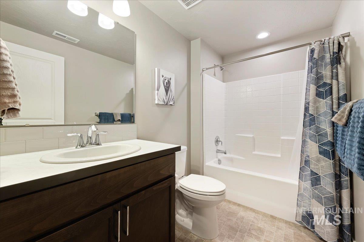 4526 N Glenrock Way Property Photo 16